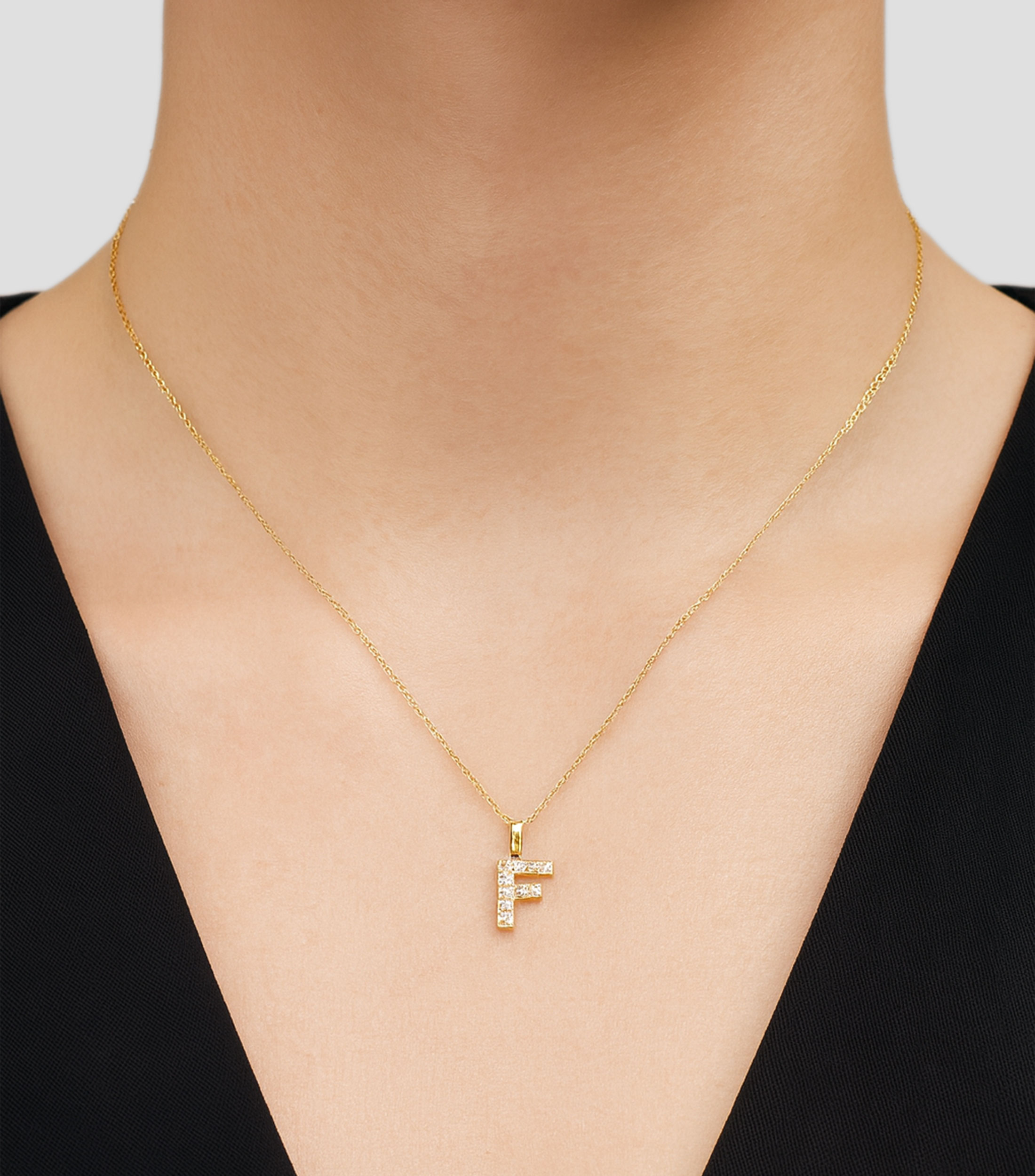 Collar en oro amarillo 18 Kilates letra F con diamantes Mujer