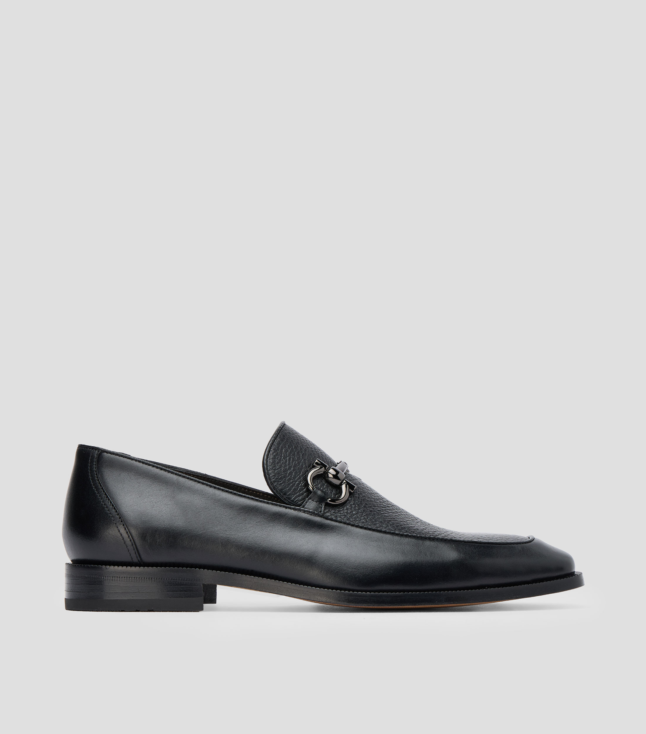 Mocasines con hebilla en piel Hombre