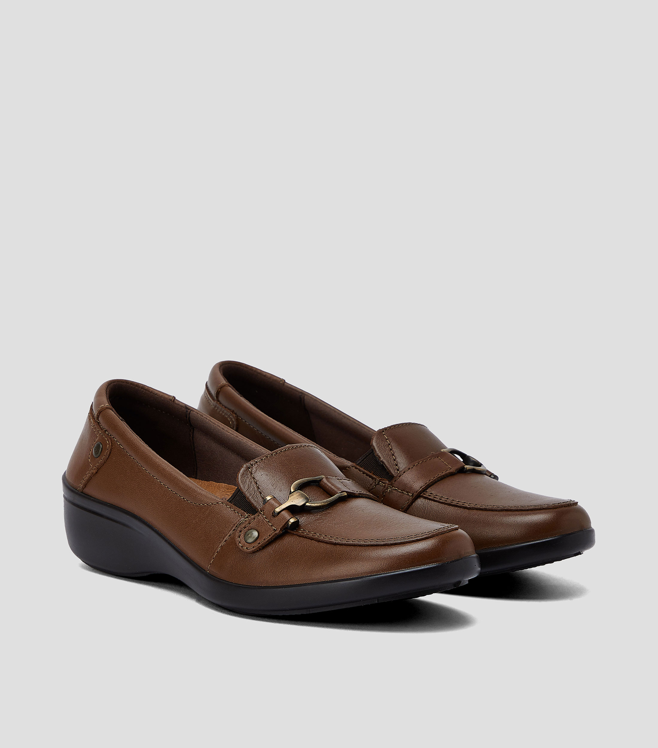 Mocasines Kari negros con herraje Mujer