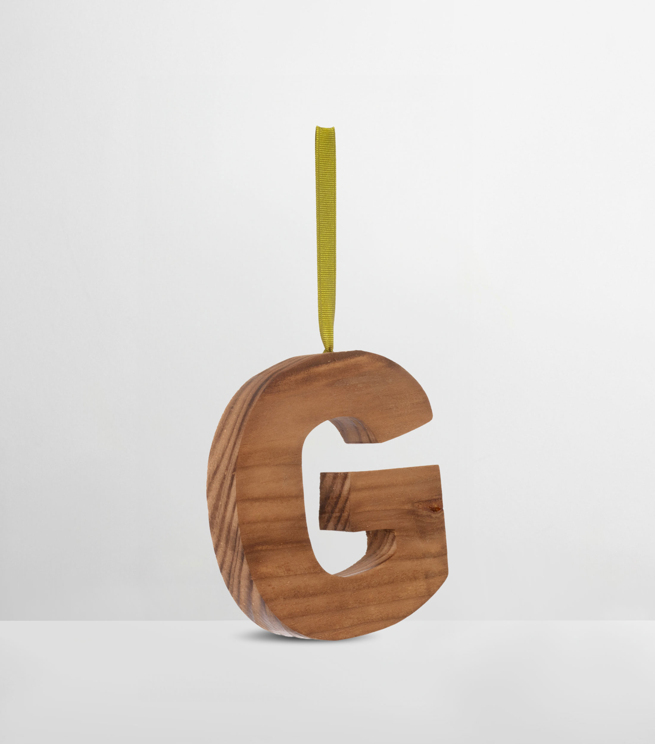 Ornamento Navideño Letra G en Madera