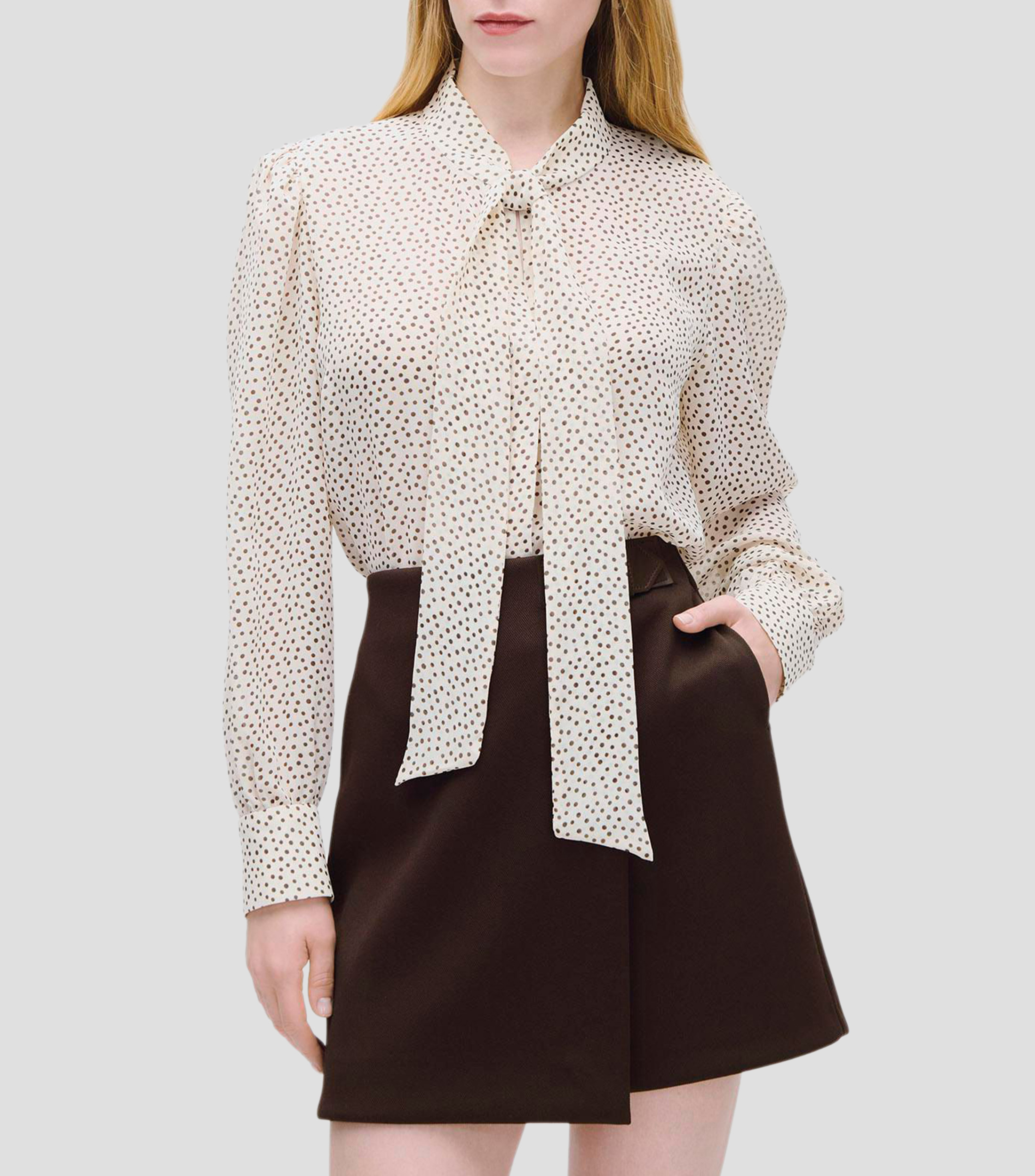 Blusa Natural Estampado De Lunares Con Corbatín Mujer