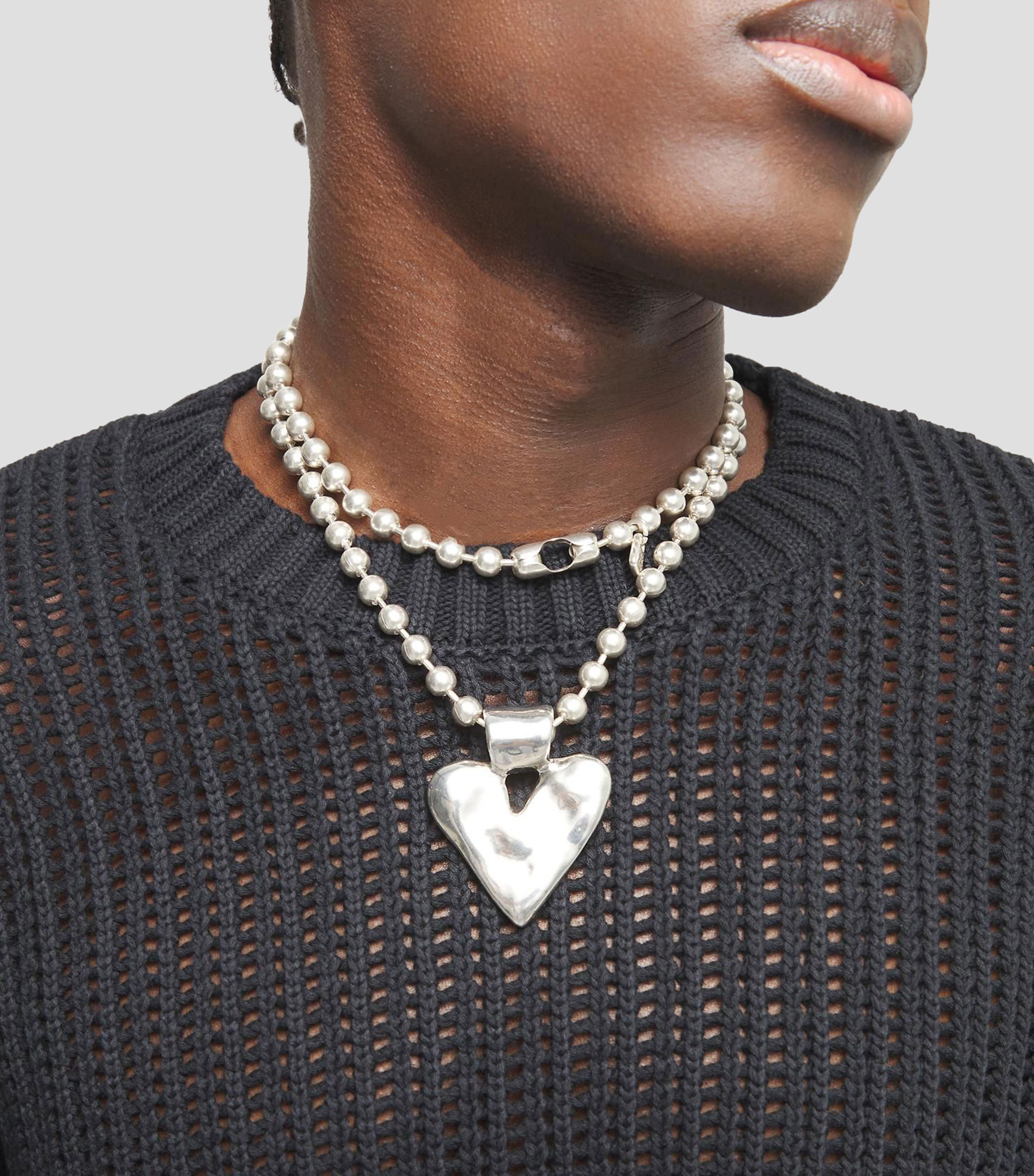 Collar largo bolas con corazón Mujer