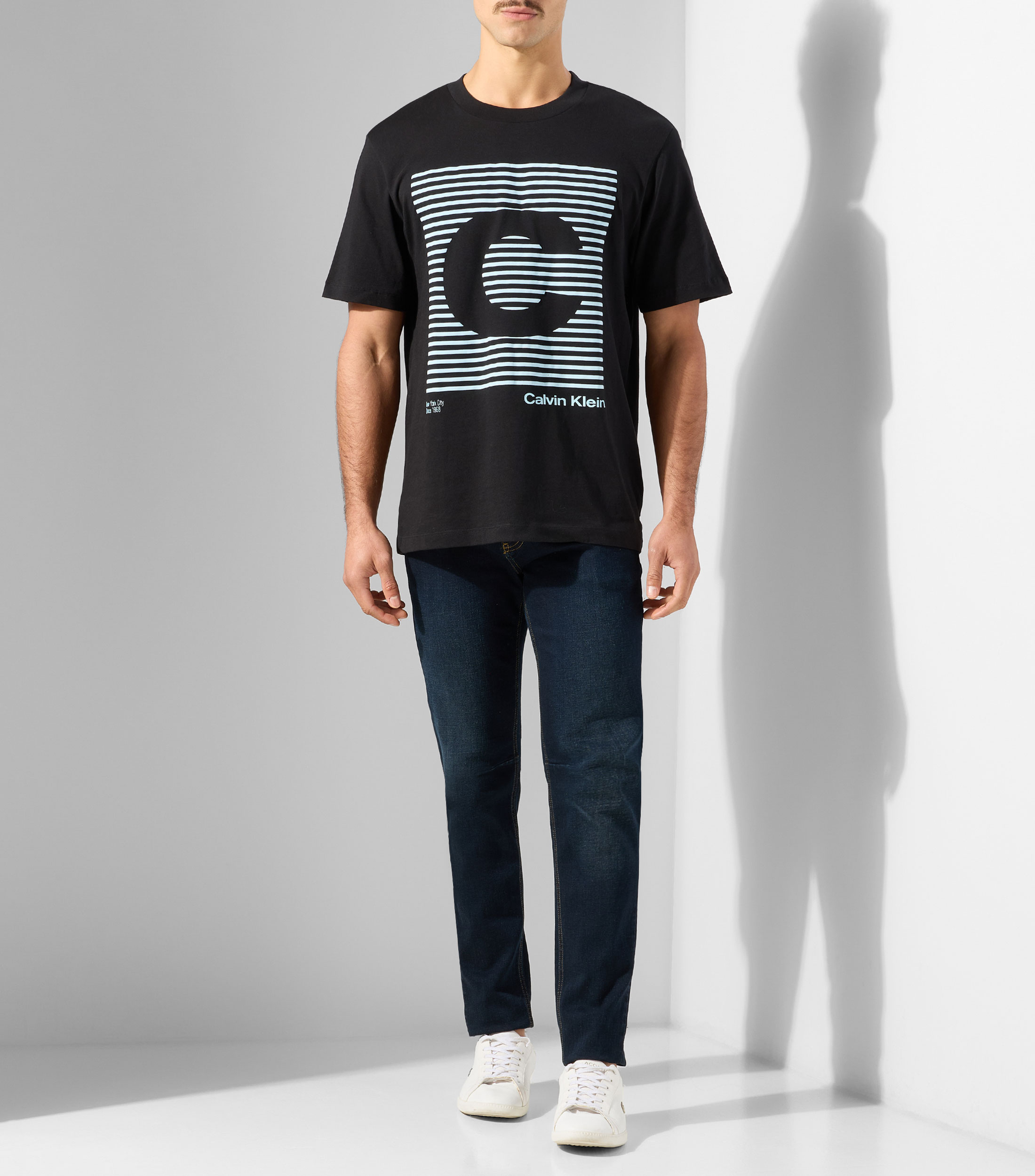 Playera cuello redondo manga corta con estampado Hombre
