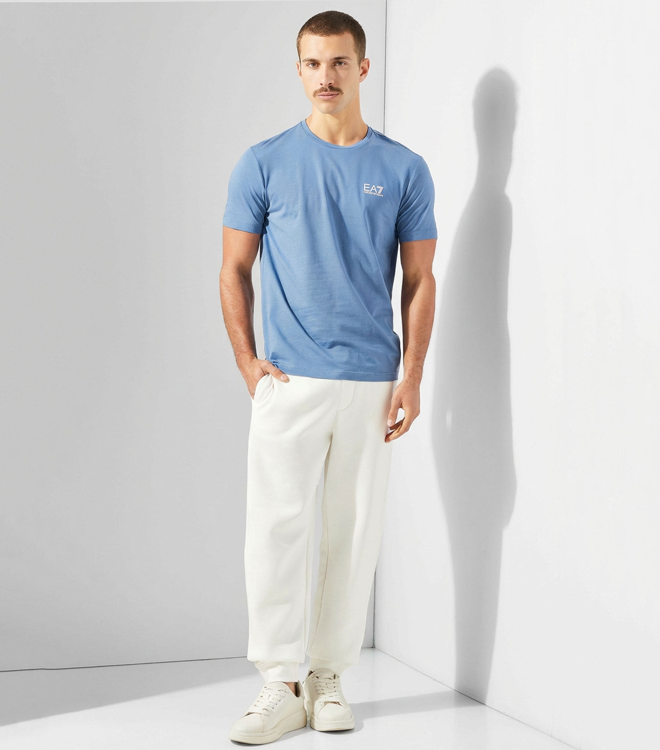 Playera cuello redondo manga corta con estampado Hombre