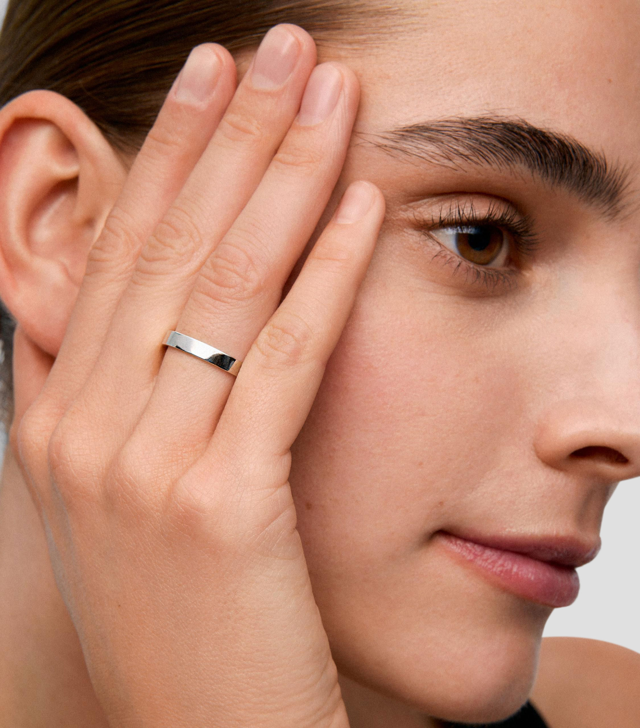 Anillo solitario en oro blanco Mujer