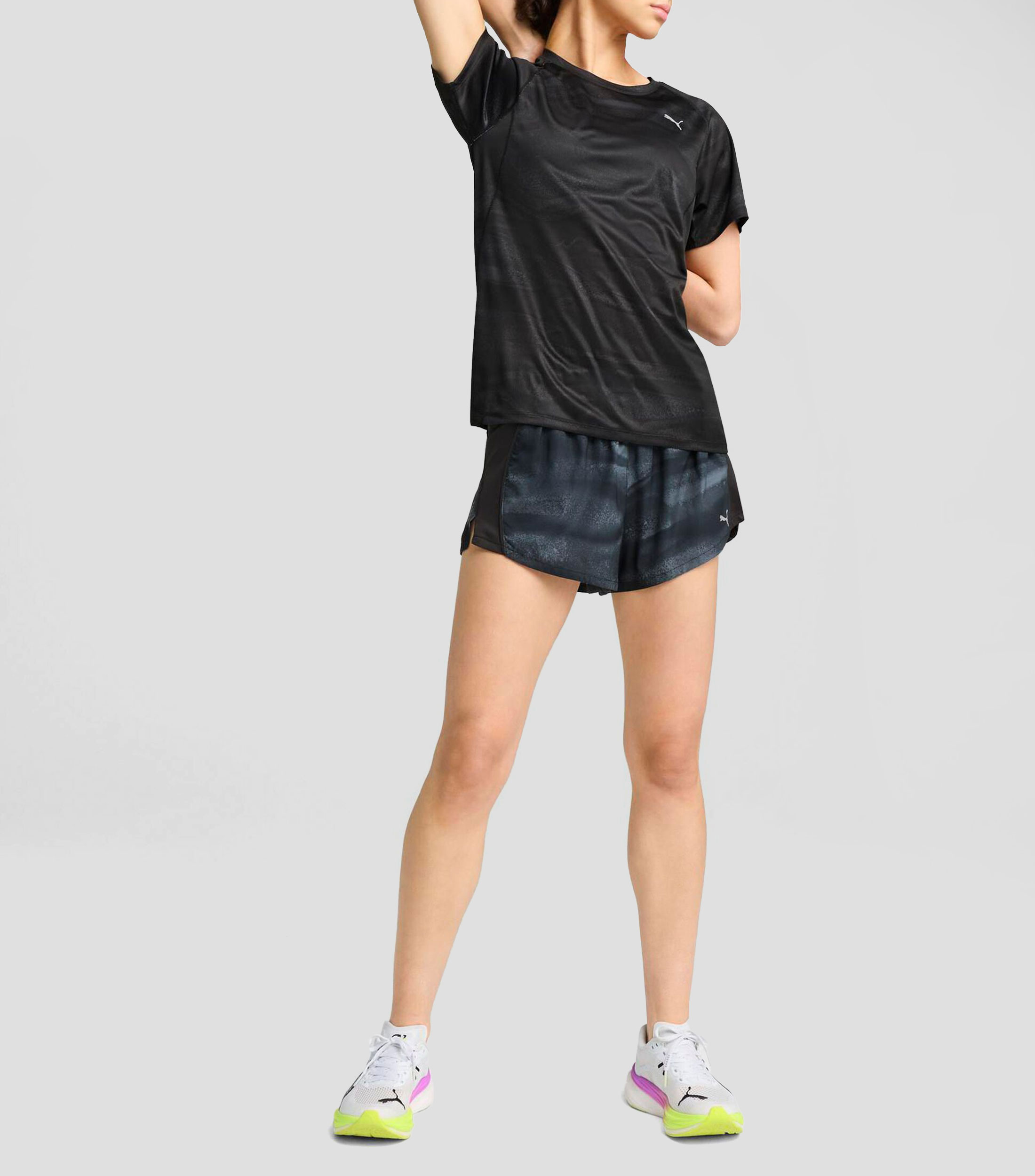 Playera de entrenamiento cuello redondo manga corta estampada Mujer