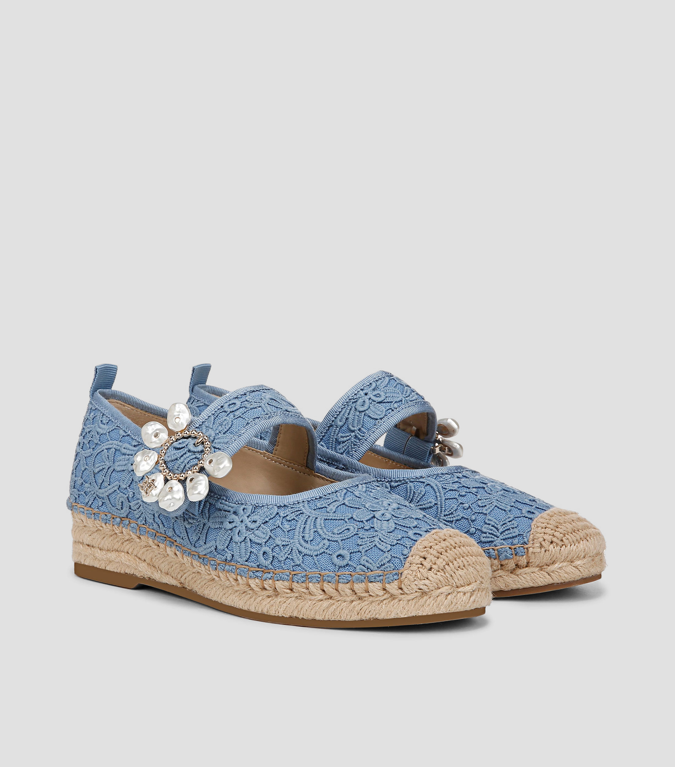 Flats texturizado con tacón bajo de cuña Mujer