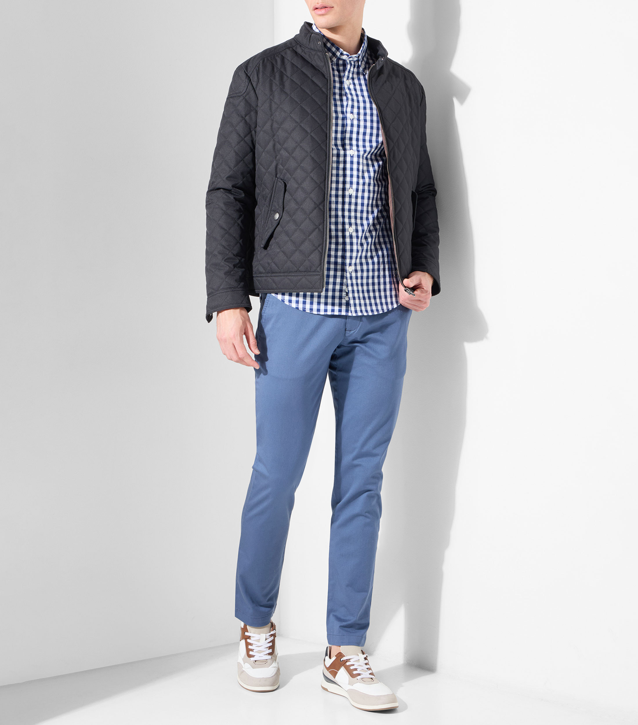 Pantalón casual tipo chino Hombre
