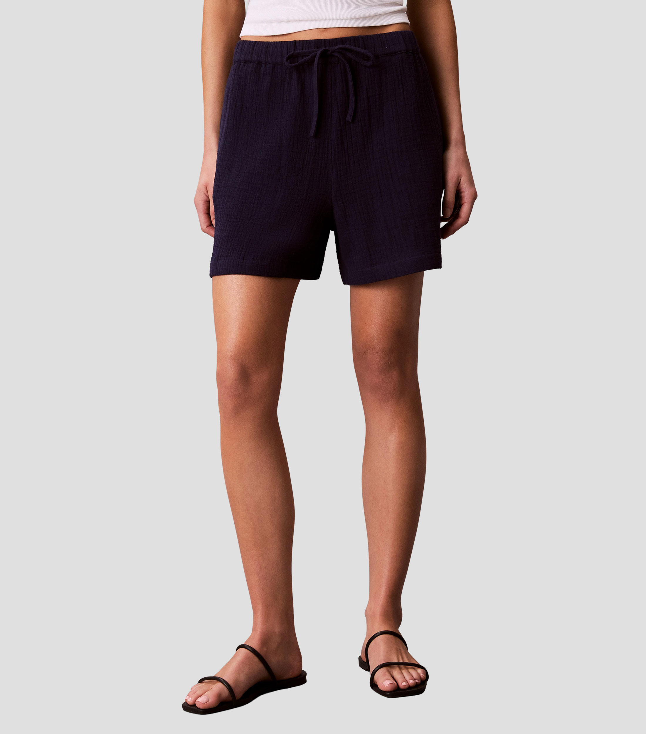 Short liso Mujer