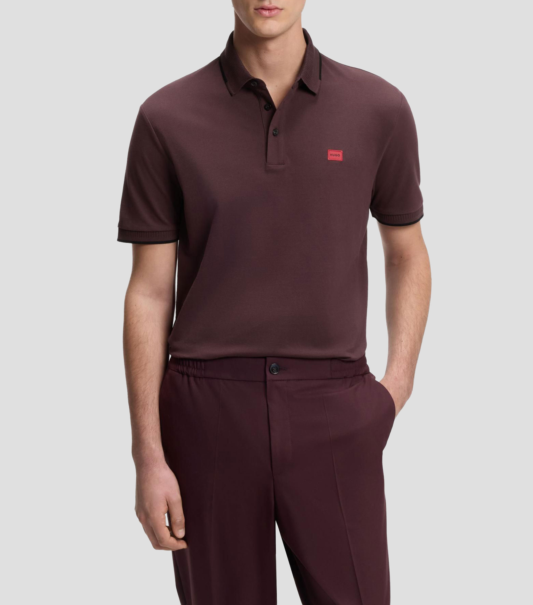 Polo slim fit etiqueta con logo roja Hombre