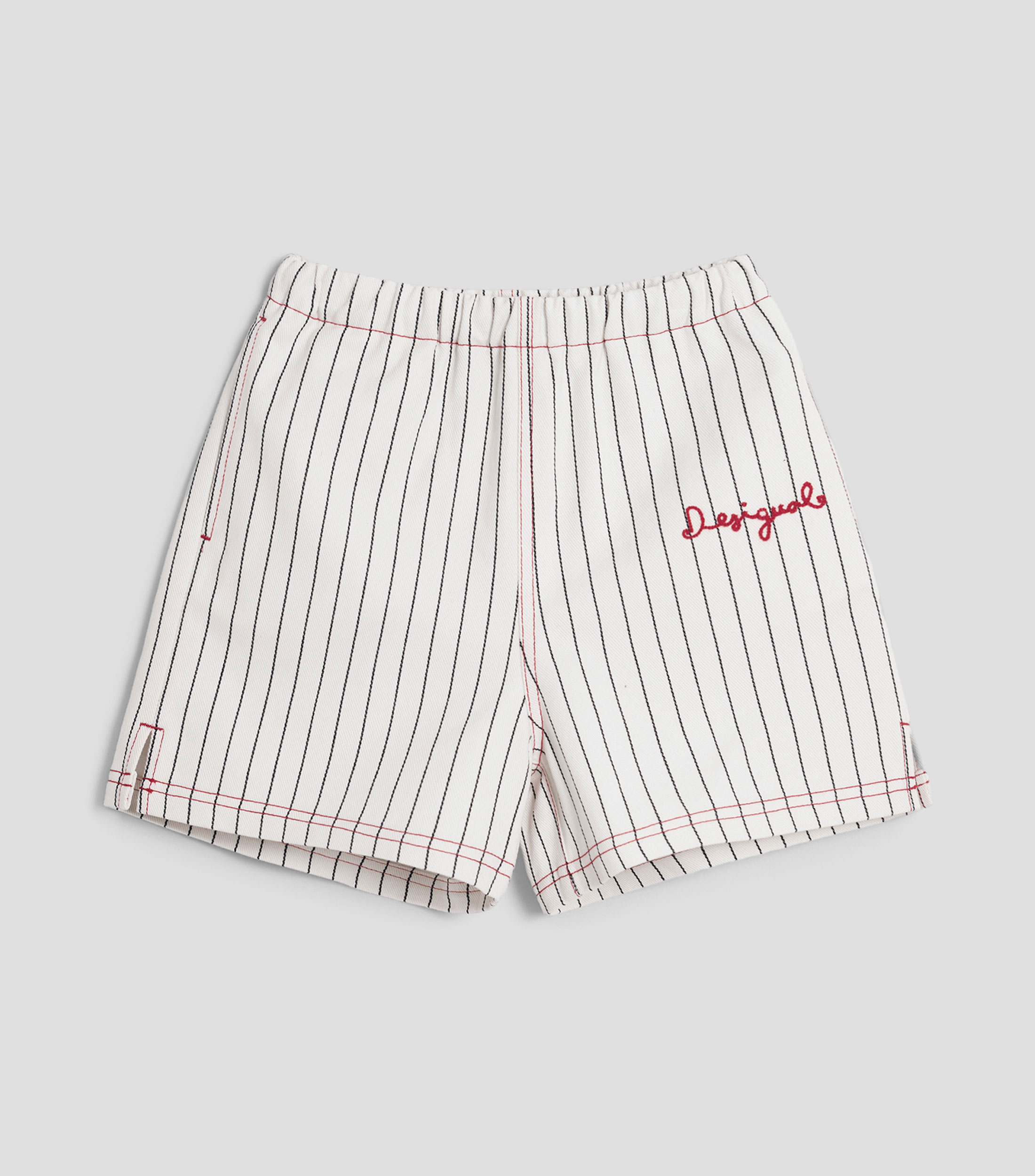 Short con líneas Niño
