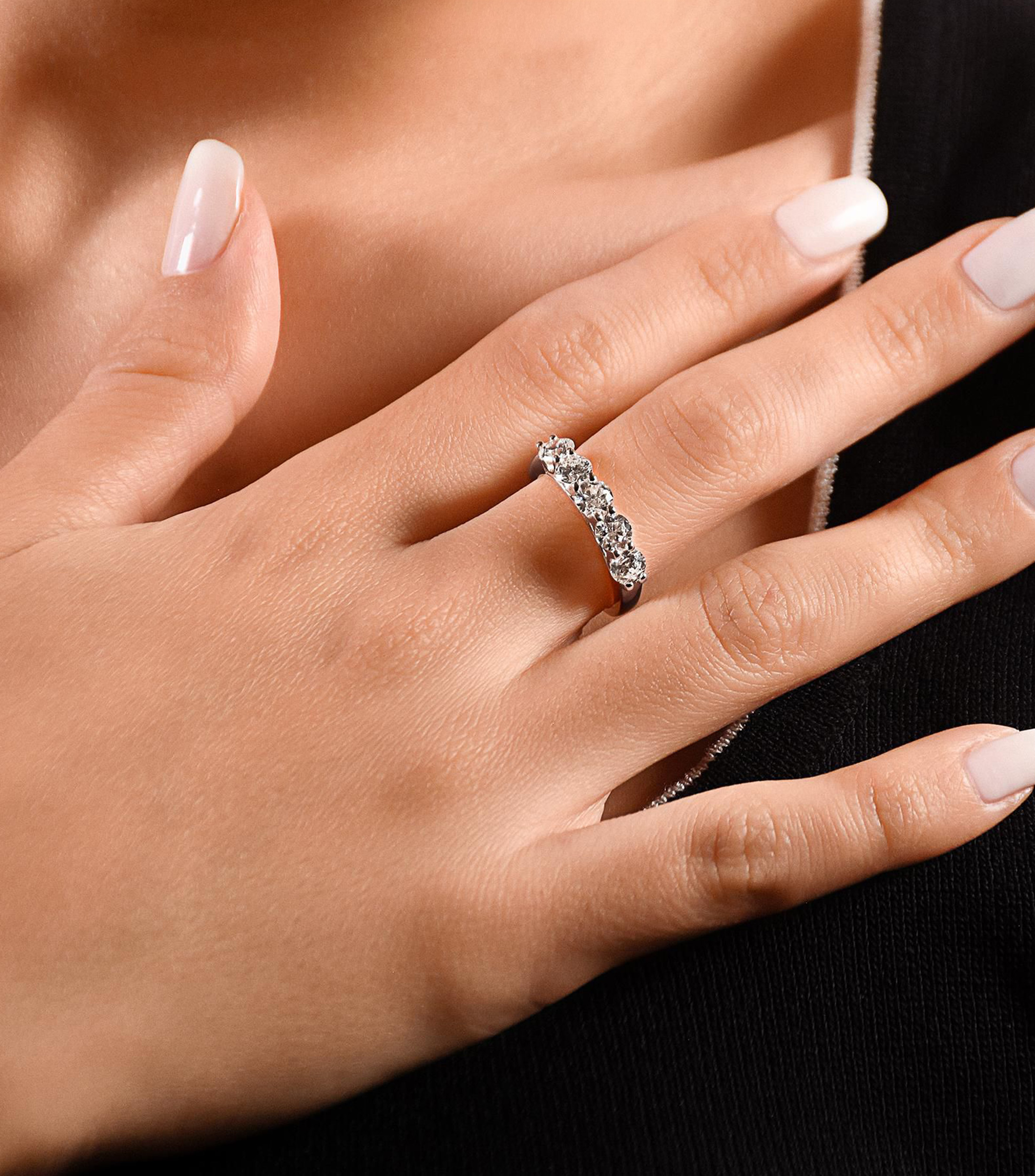 Anillo en Oro blanco de 14 Kilates con Diamantes Mujer