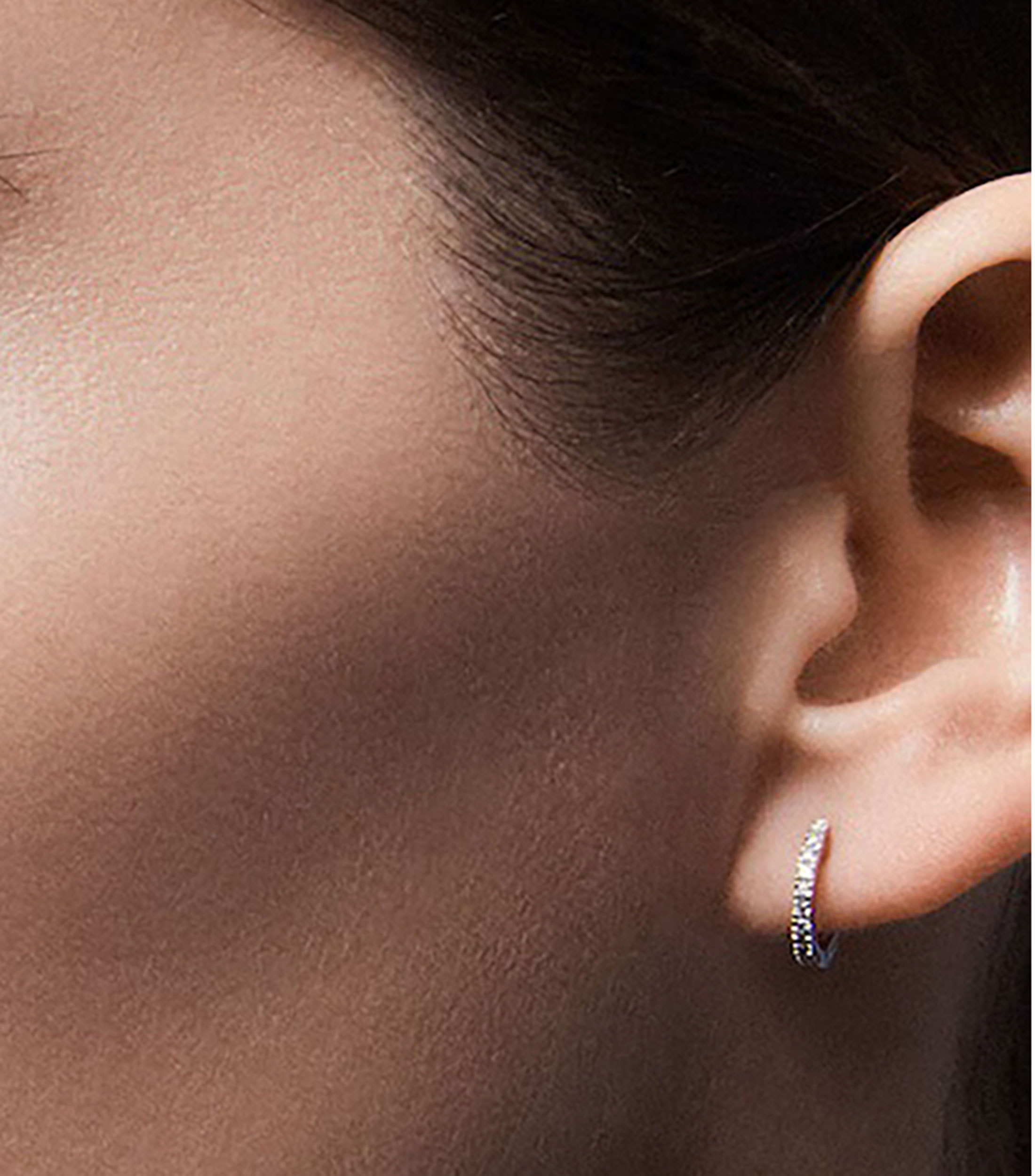 Pendientes en oro blanco 18 Kilates con incrustaciones de diamantes Mujer