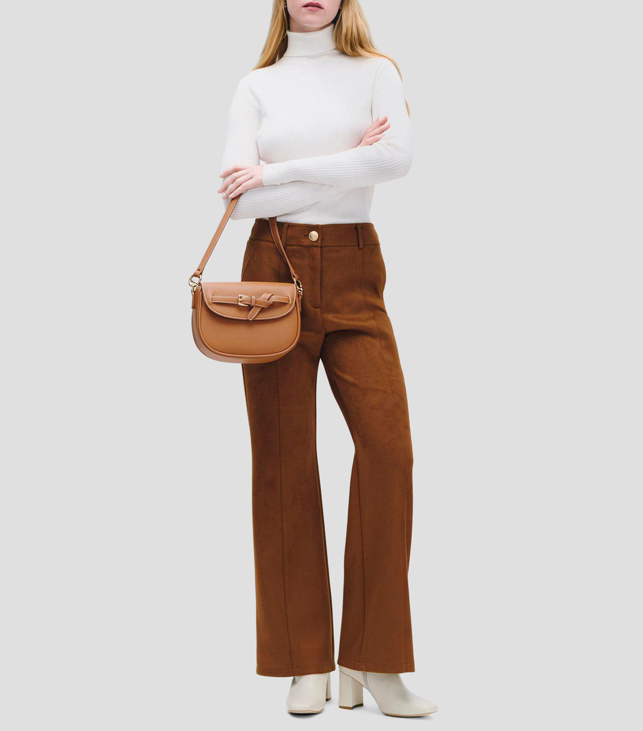 Pantalón Acampanado Tiro Alto de Suede Bronce Mujer