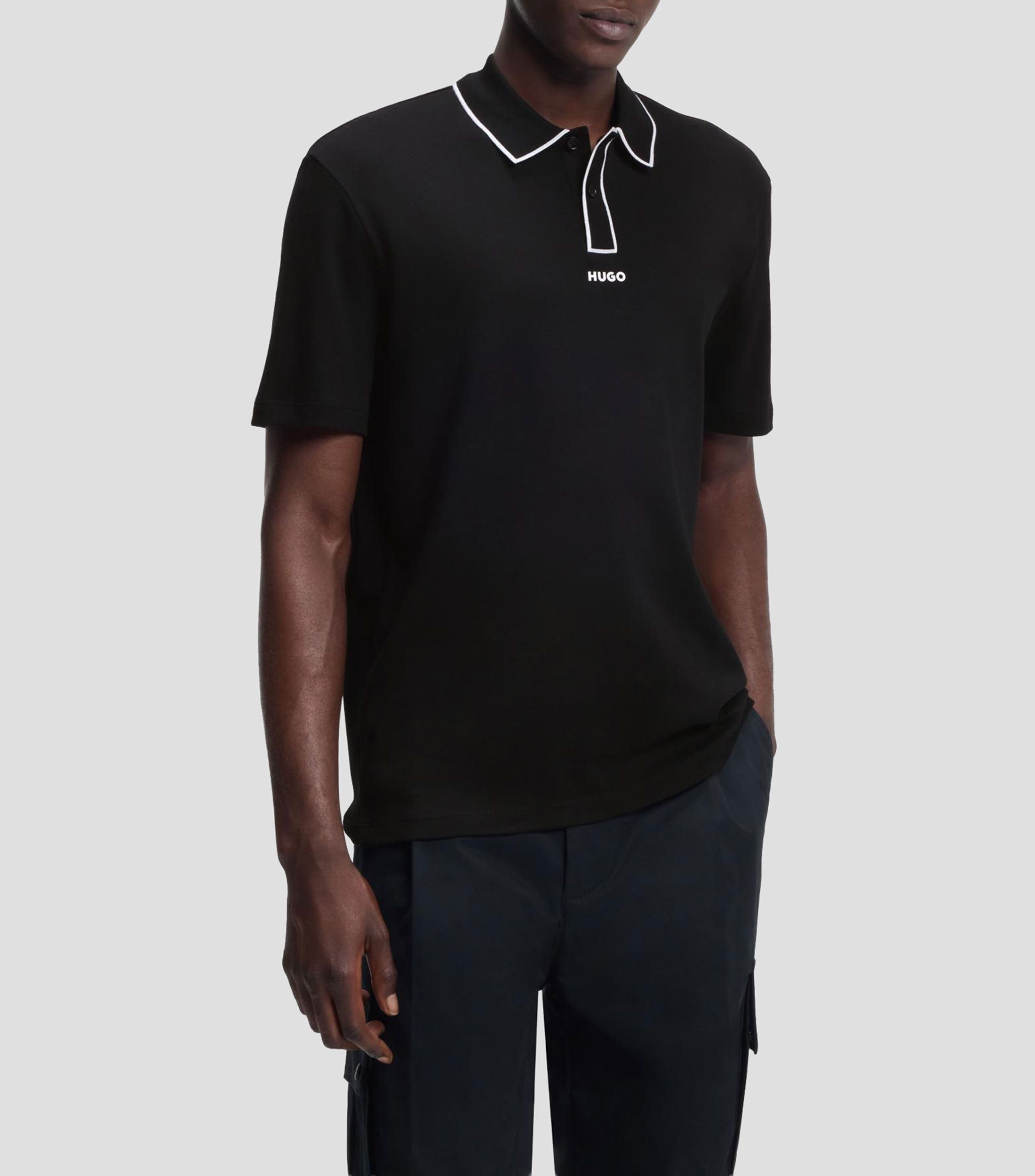 Playera tipo polo de punto de algodón con ribete en contraste Hombre