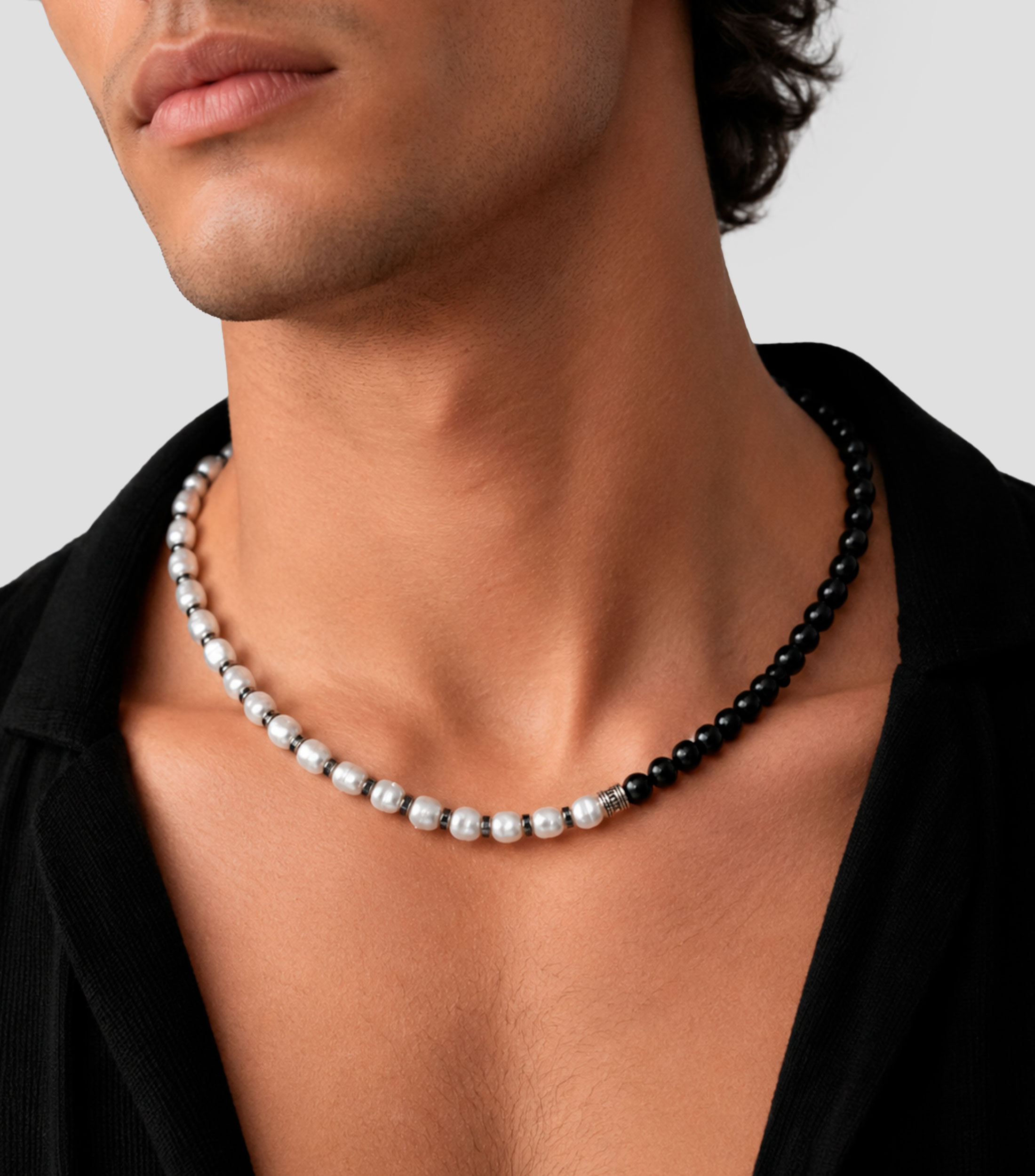 Collar de perlas y cuentas en Plata .925 con broche de perico y cadena extensible Hombre