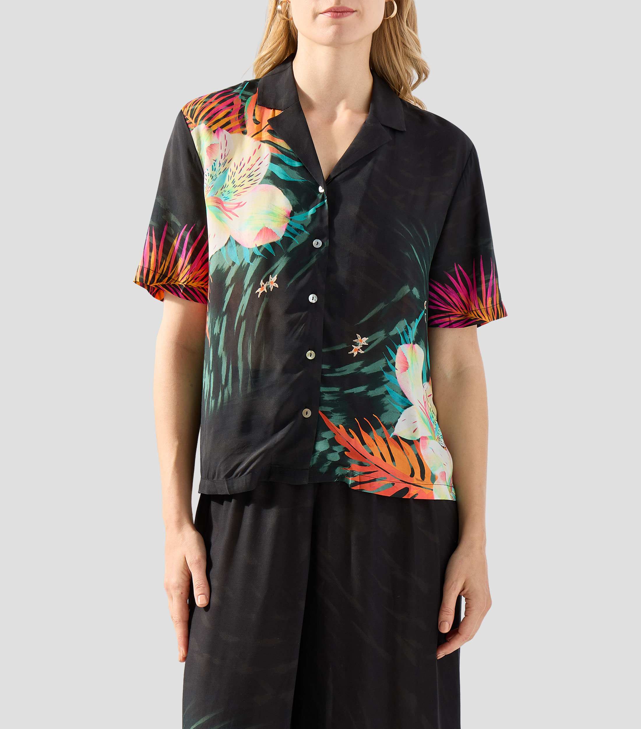 Camisa estampada manga corta Mujer