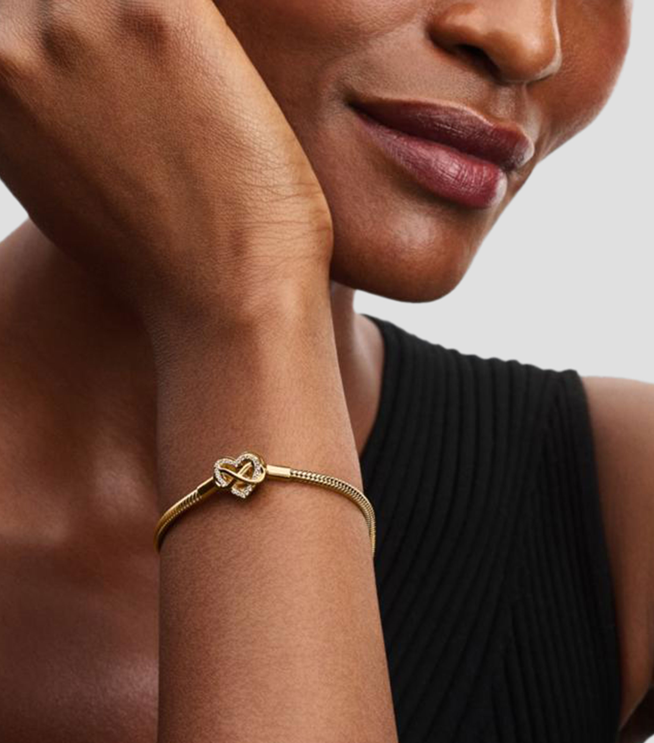 Brazalete en plata con corazon Mujer