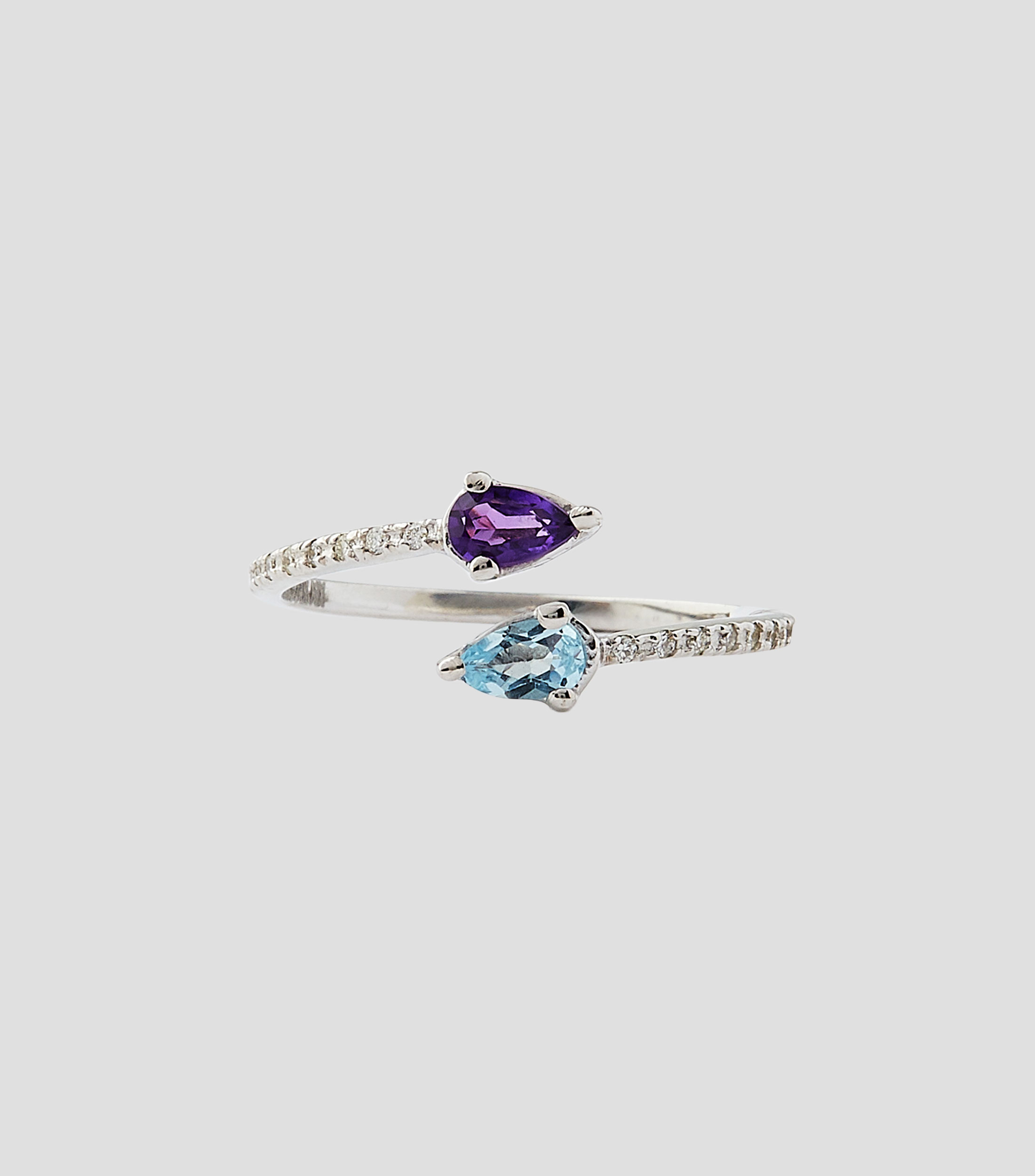 Anillo en Oro de 14 Kilates con brillantes, topacio azul y amatista Mujer