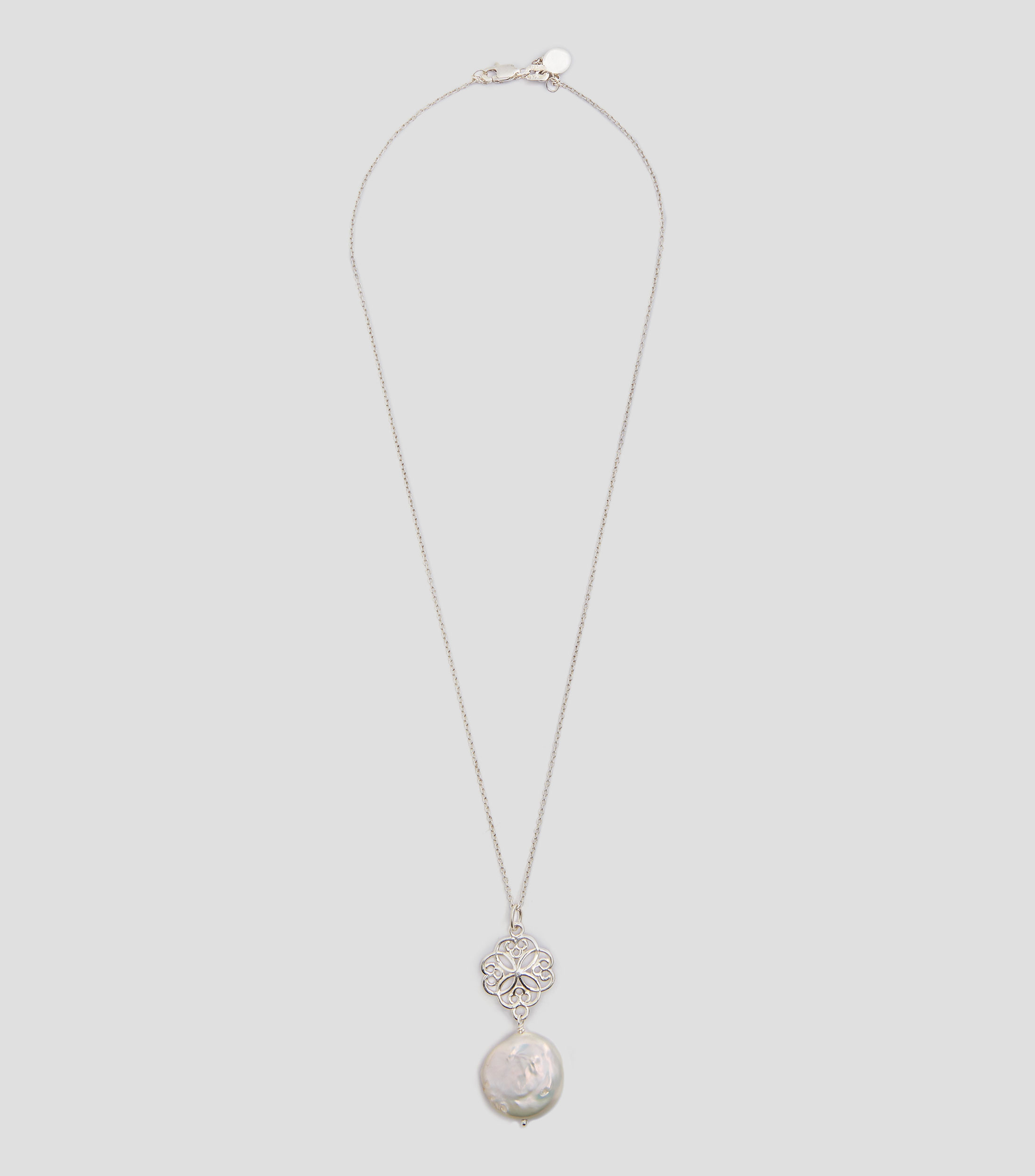 Dije en plata Leonora Mujer