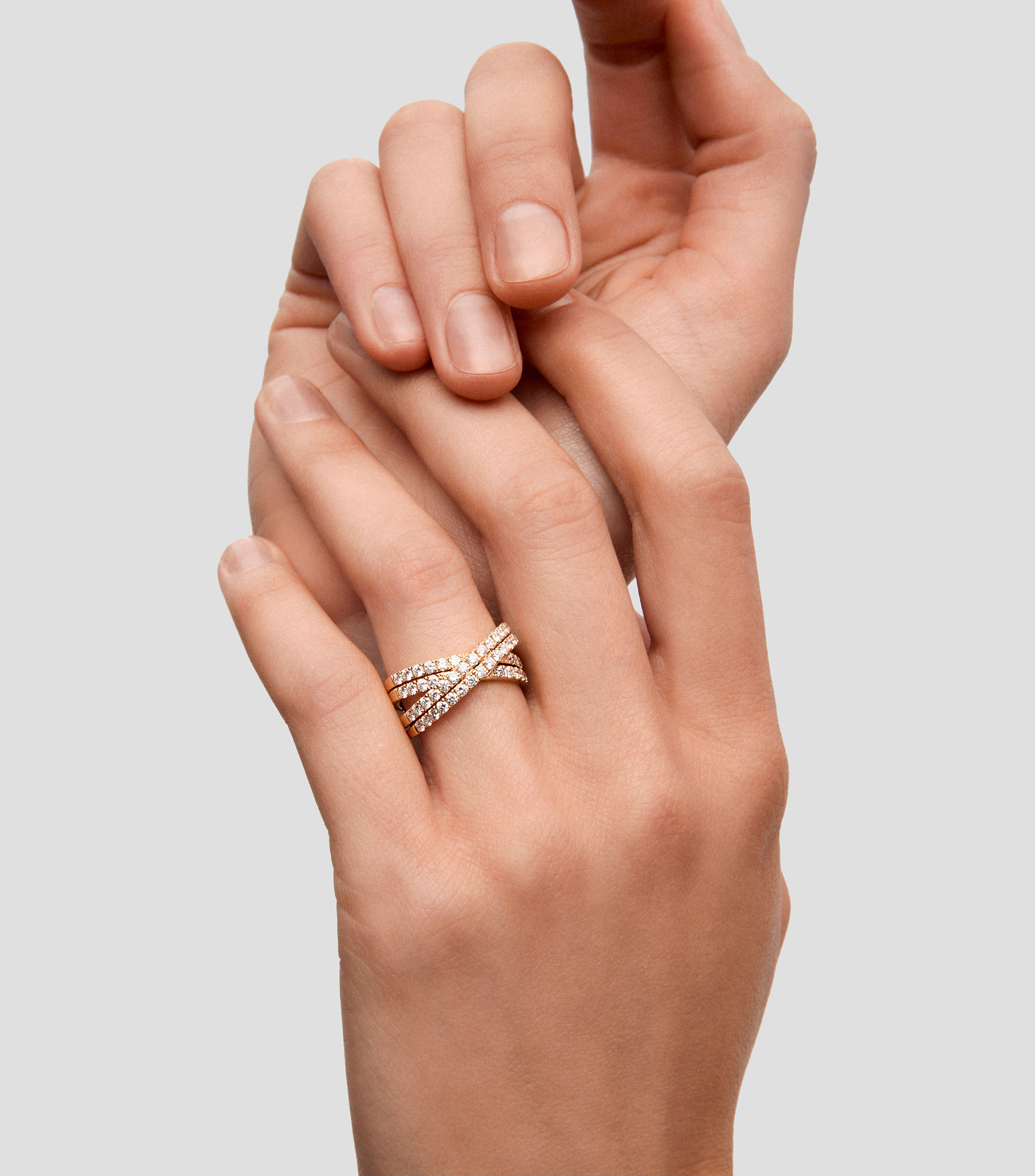 Anillo doble en Oro amarillo de 18 Kilates con diamantes Mujer