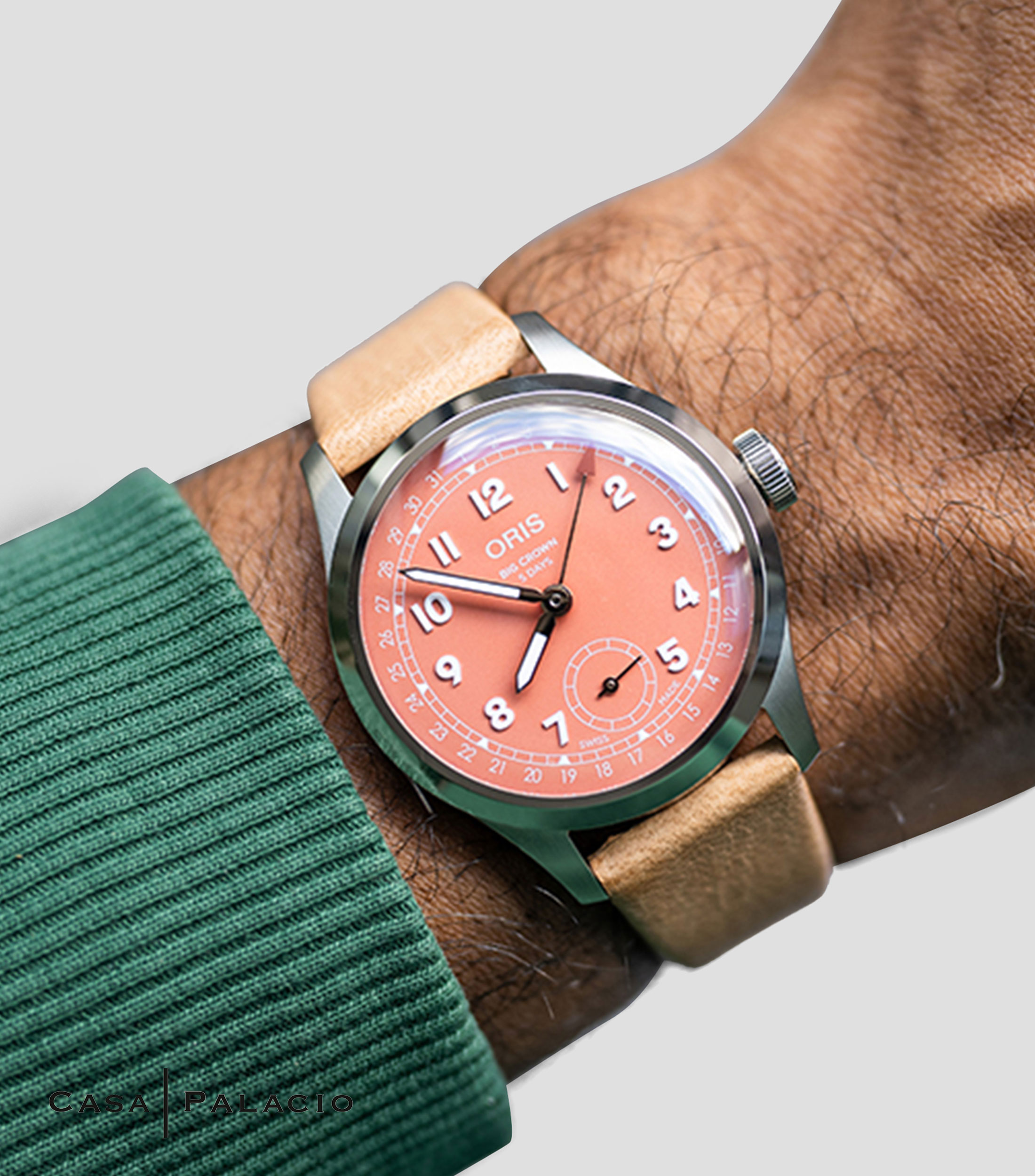 Reloj Unisex Crown Pointer Date Casual, Plateado