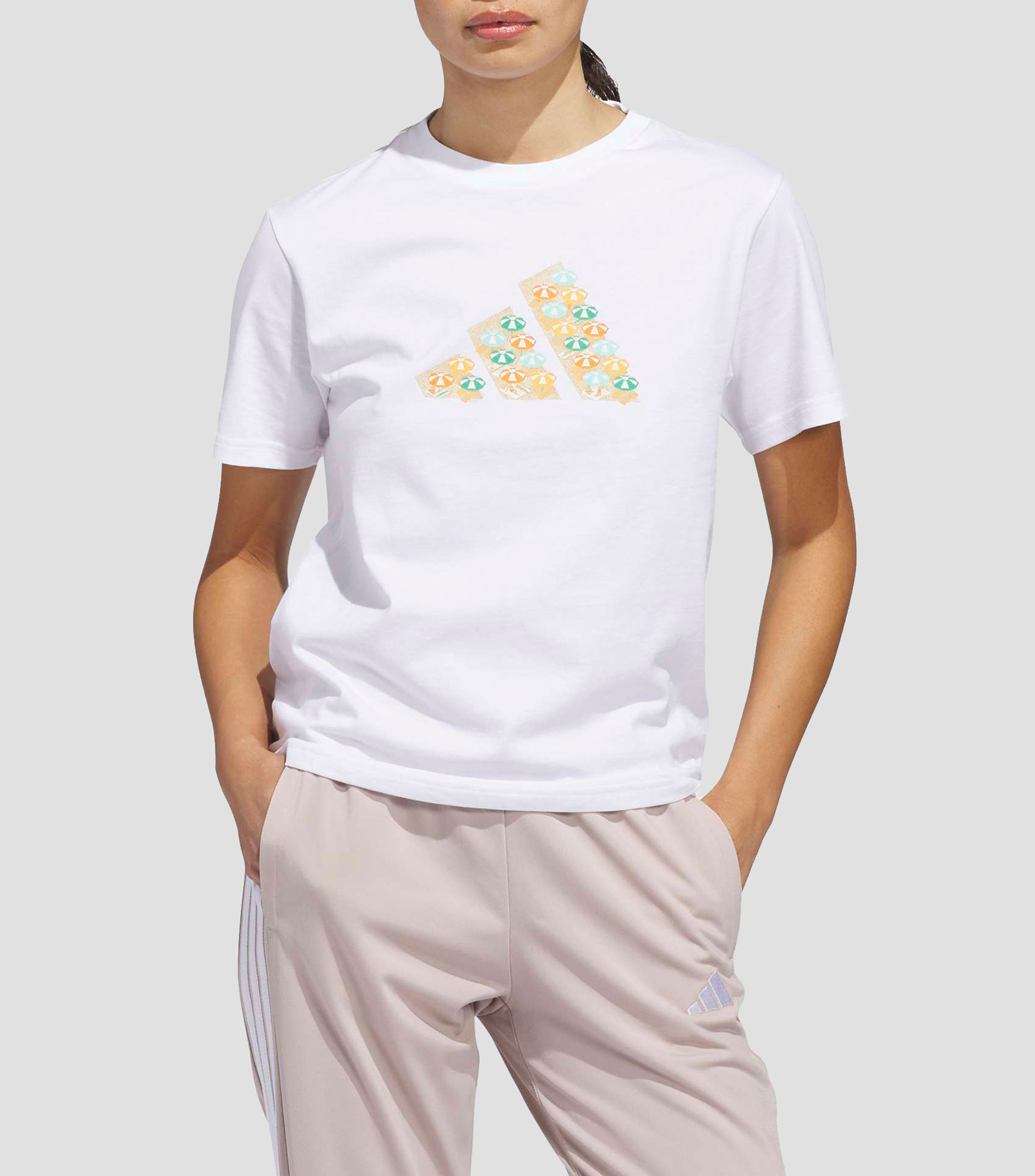 Playera deportiva Umbrellas Big Logo estampada Mujer