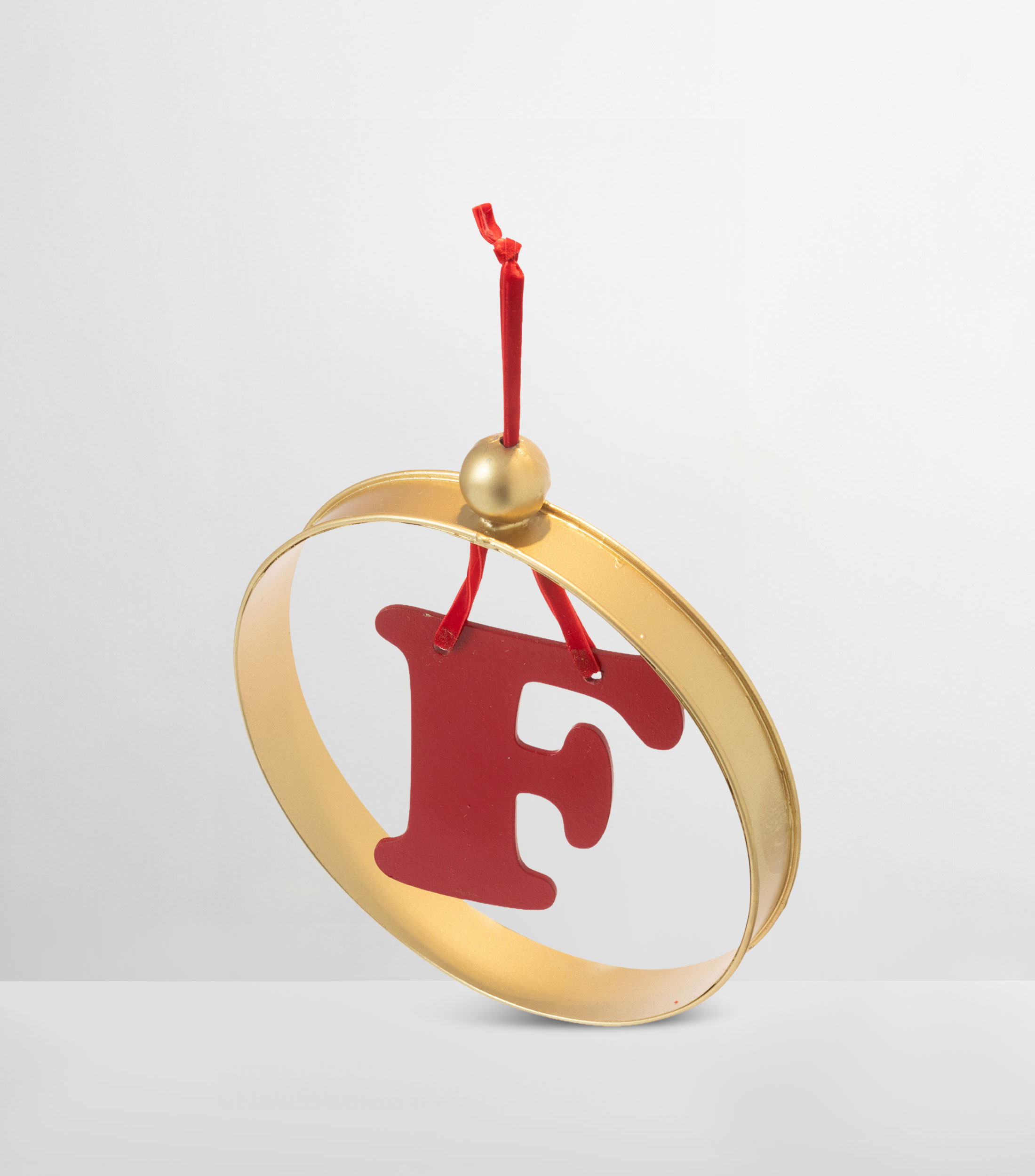 Ornamento Navideño Aro Letra F en metal y madera