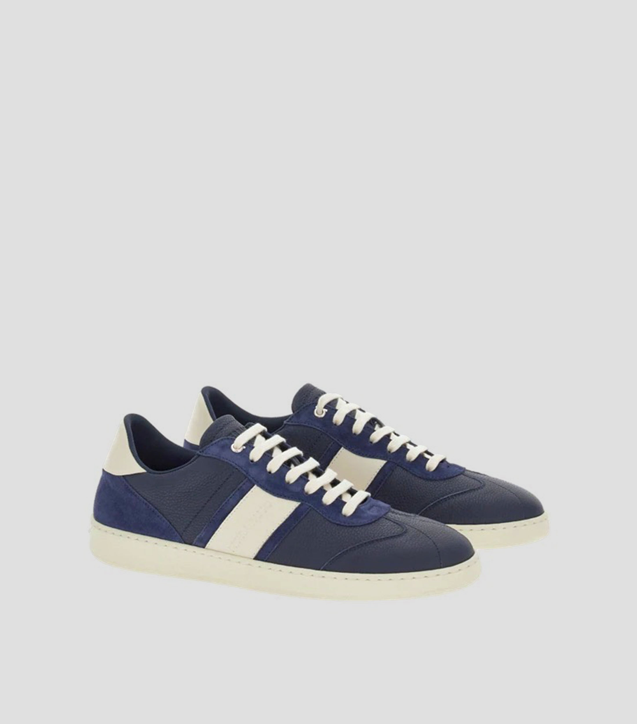 Tenis bajos con firma Hombre