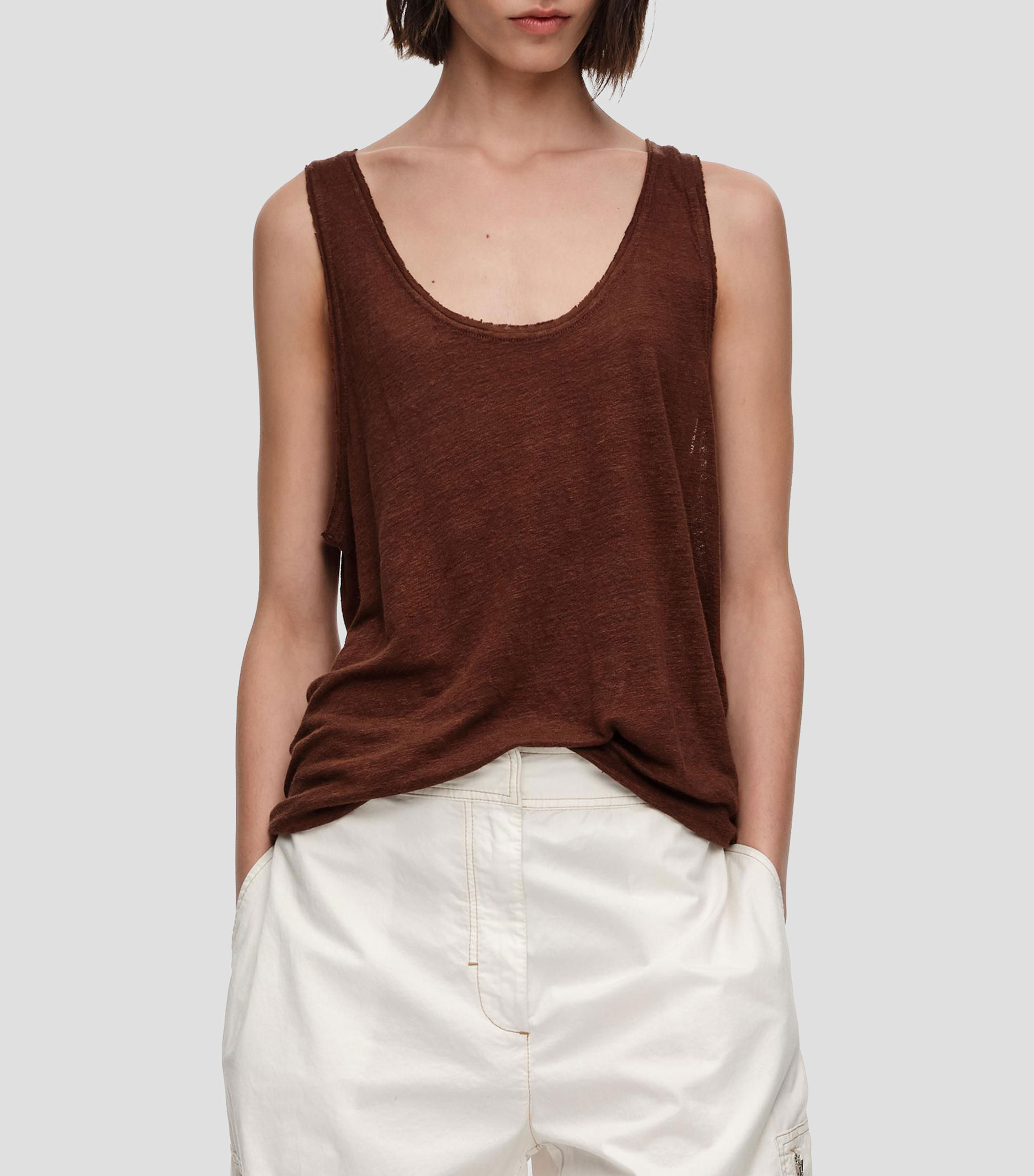 Playera cuello redondo sin mangas lisa Mujer