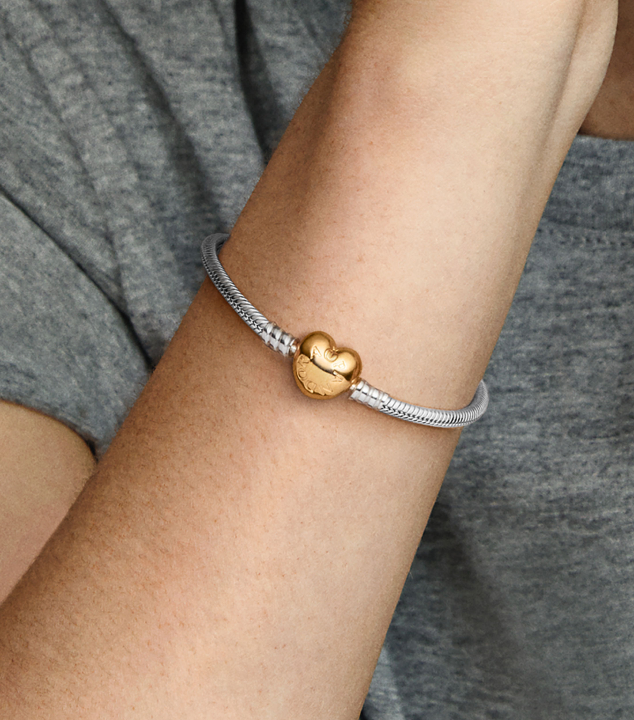 Brazalete con corazón Pandora Moments Mujer Talla 19 cm