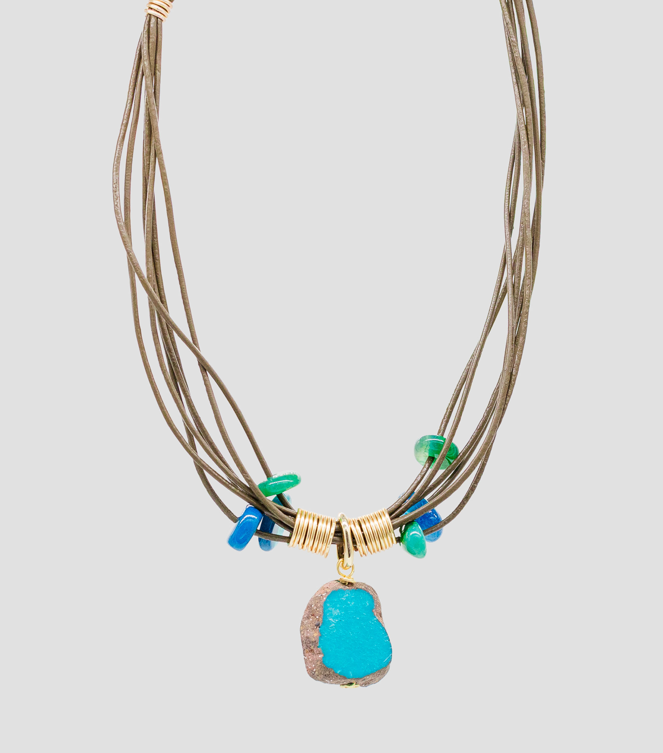 Set de collar y aretes Mujer