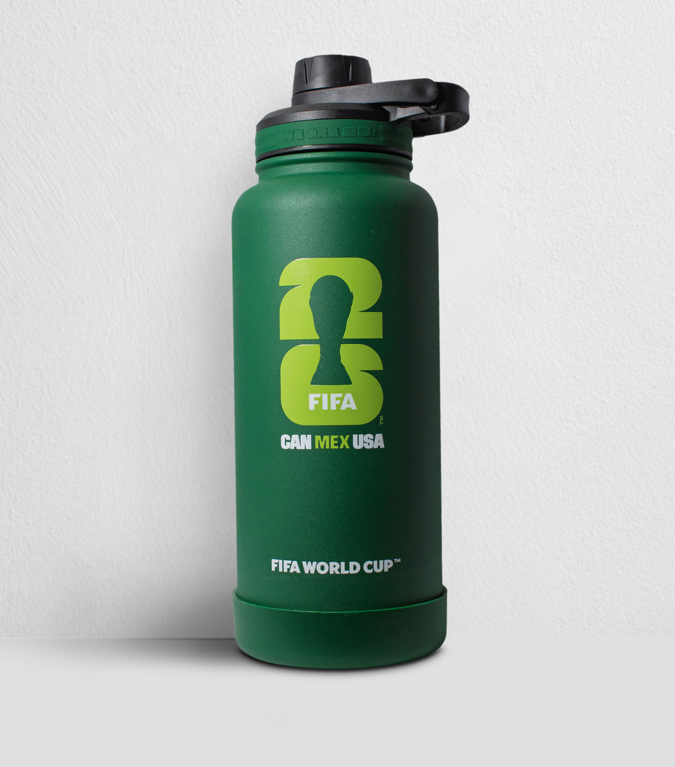 Termo FIFA World Cup 2026 verde en acero inoxidable, 946 ml