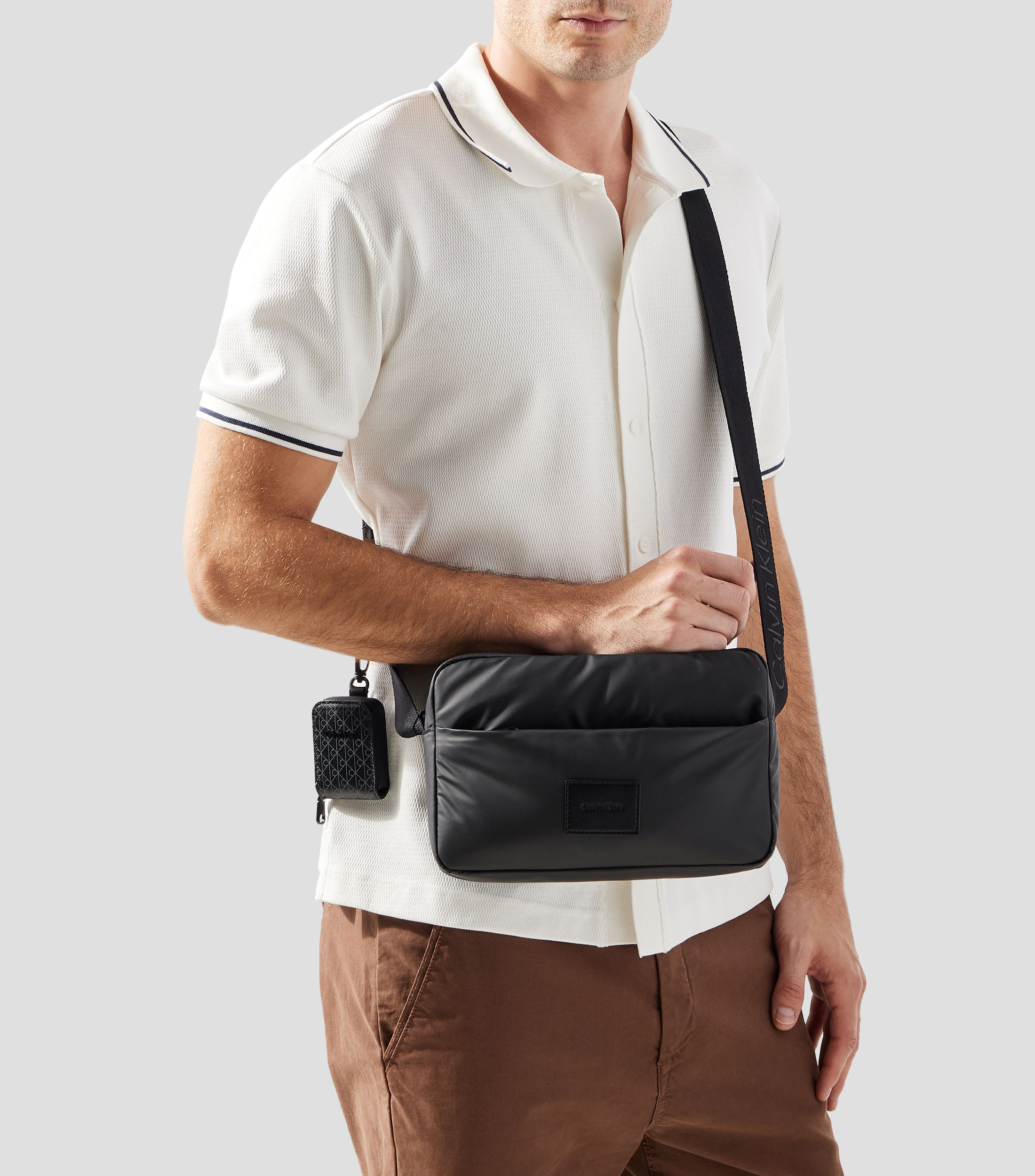 Bolso crossbody acolchado liso Hombre