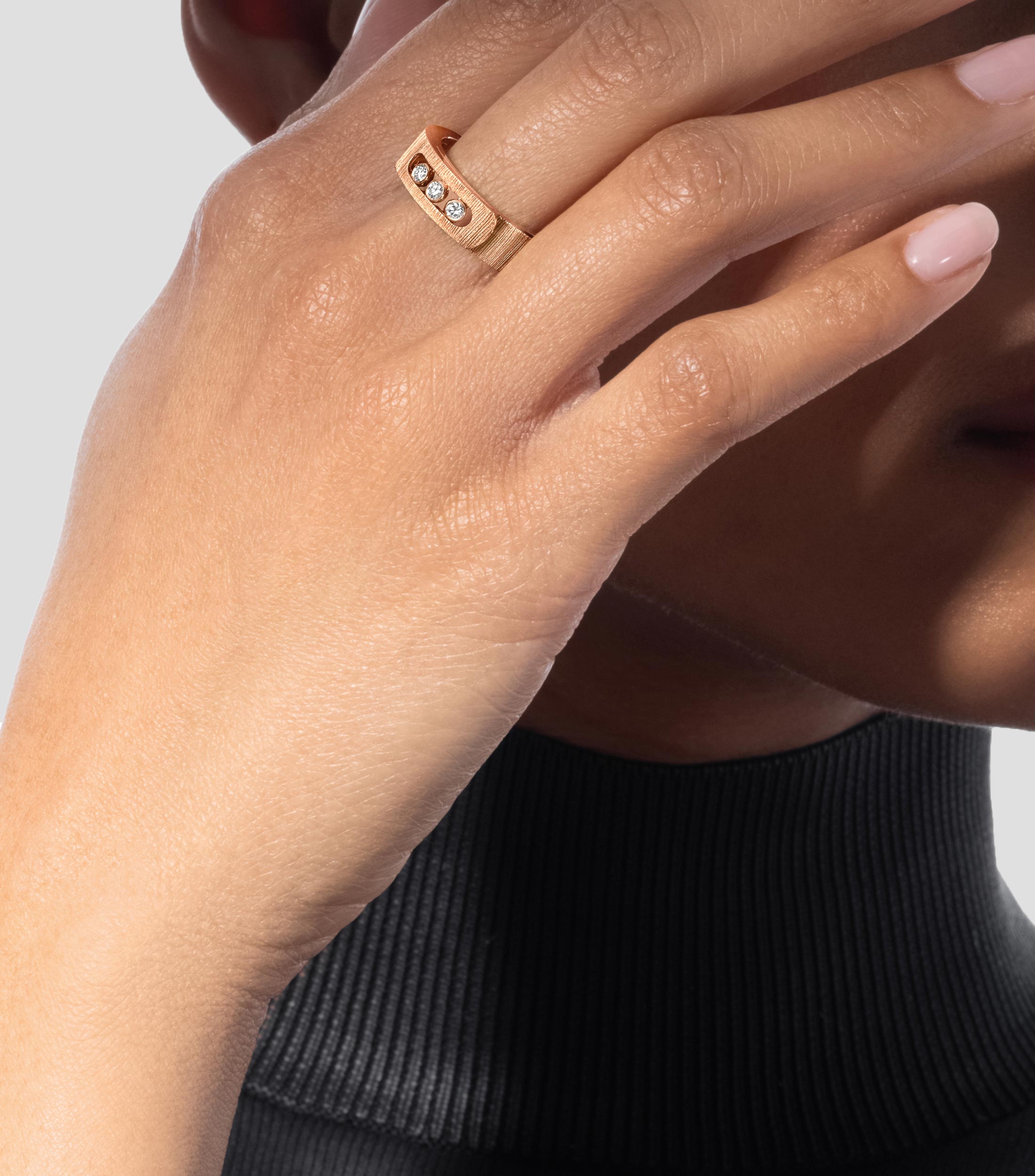 Anillo en oro rosa con diamantes Move Noa Ciselé Mujer