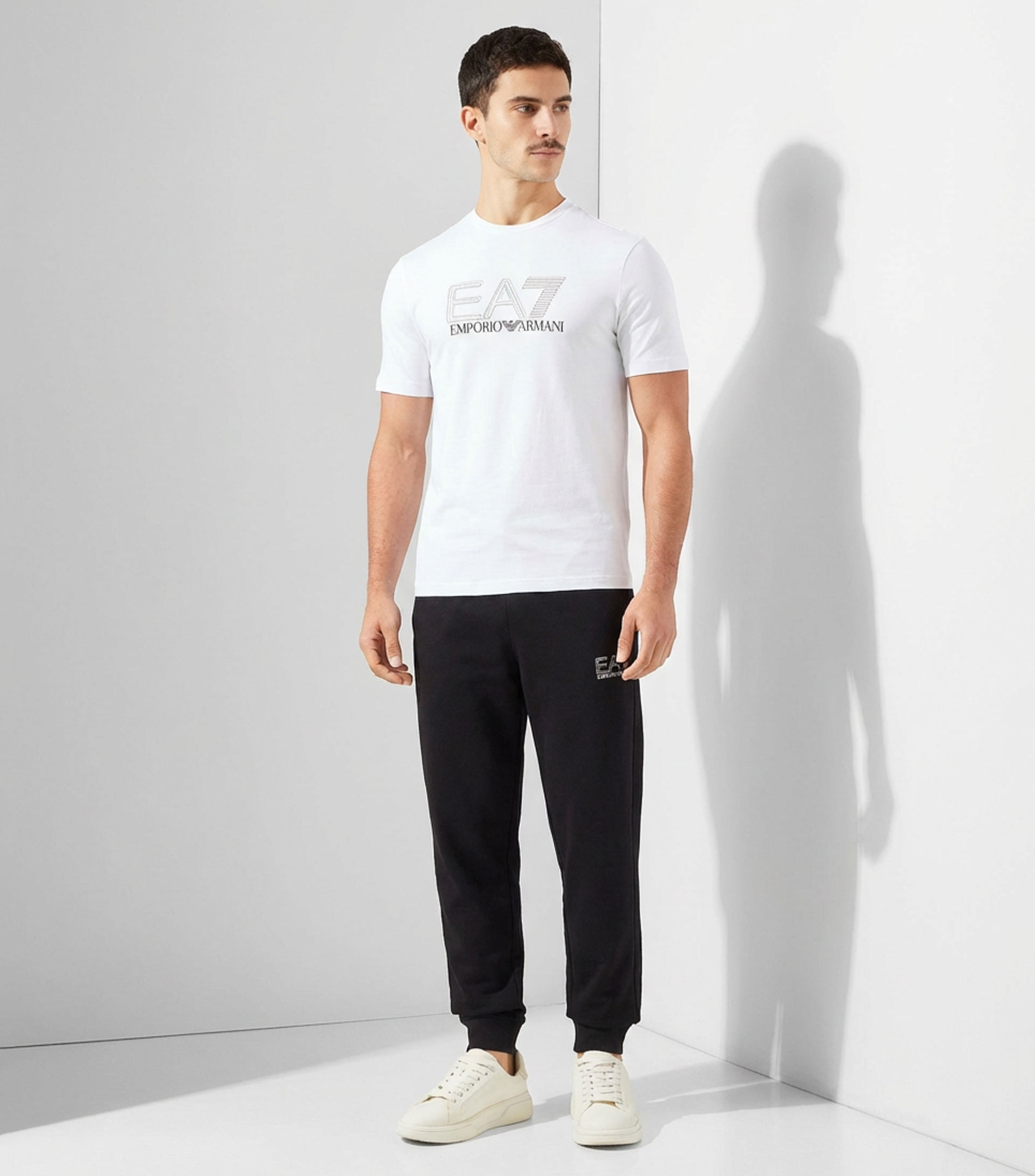Playera cuello redondo manga corta con estampado Hombre