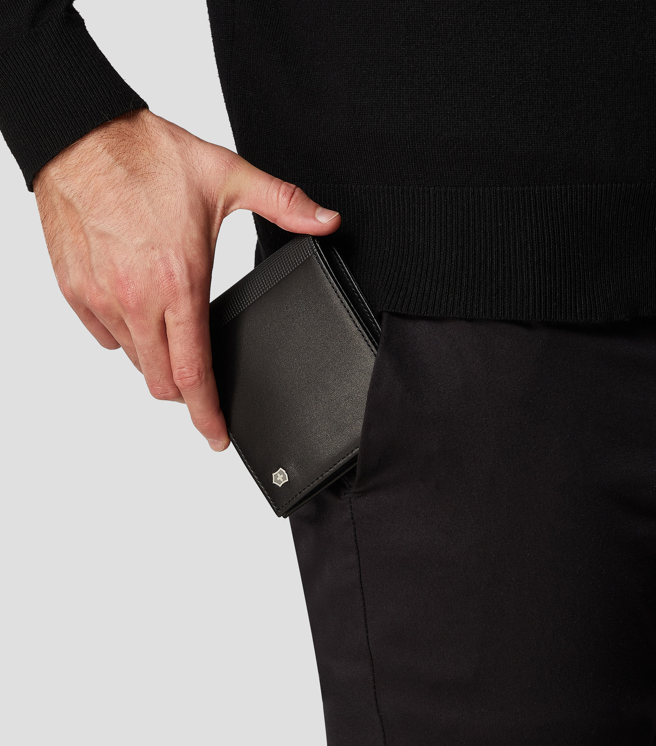 Cartera Bifold Negra en Piel Altius Alox Deluxe Hombre