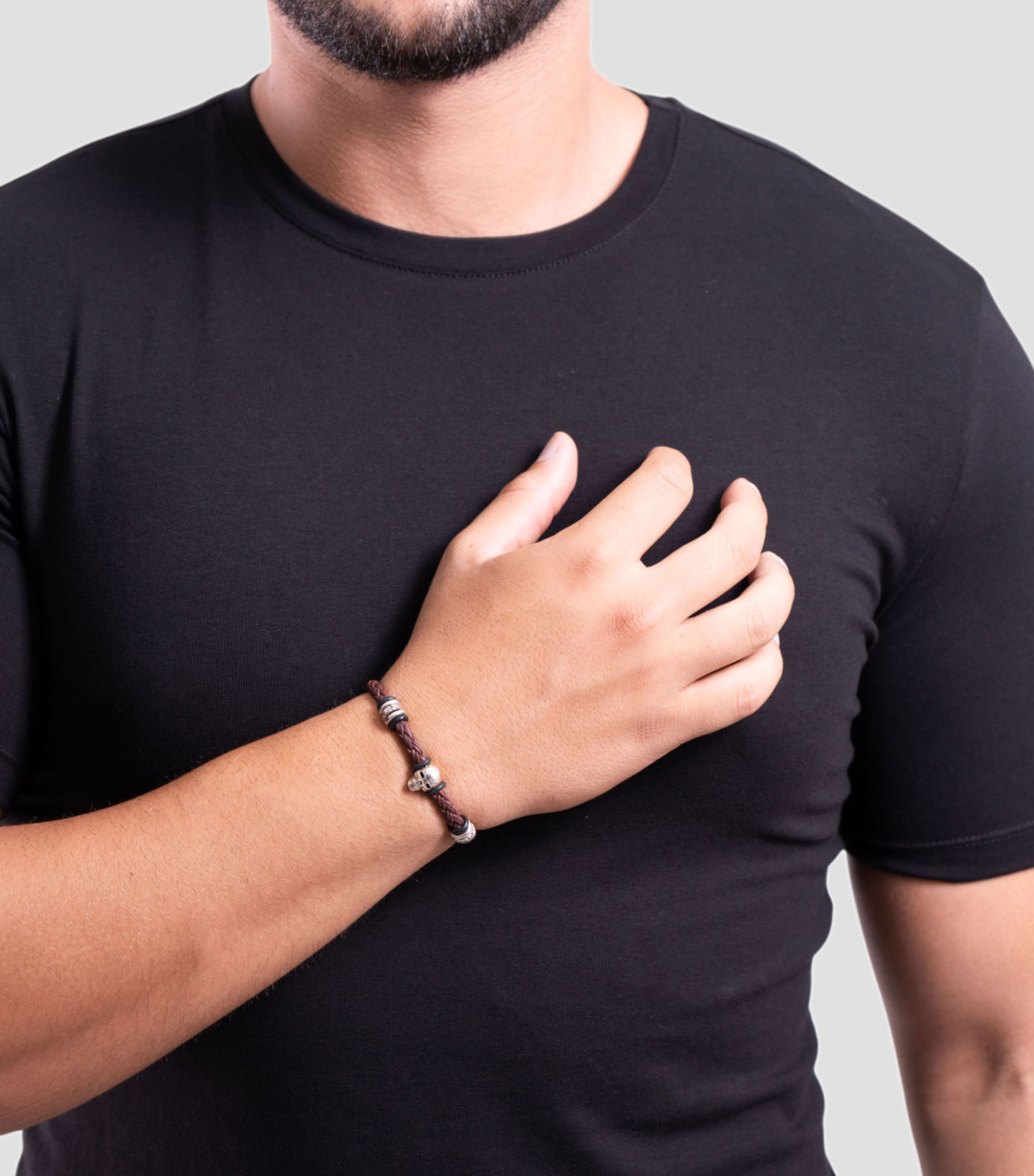 Brazalete en Piel Entrelazado con Litografia Hombre