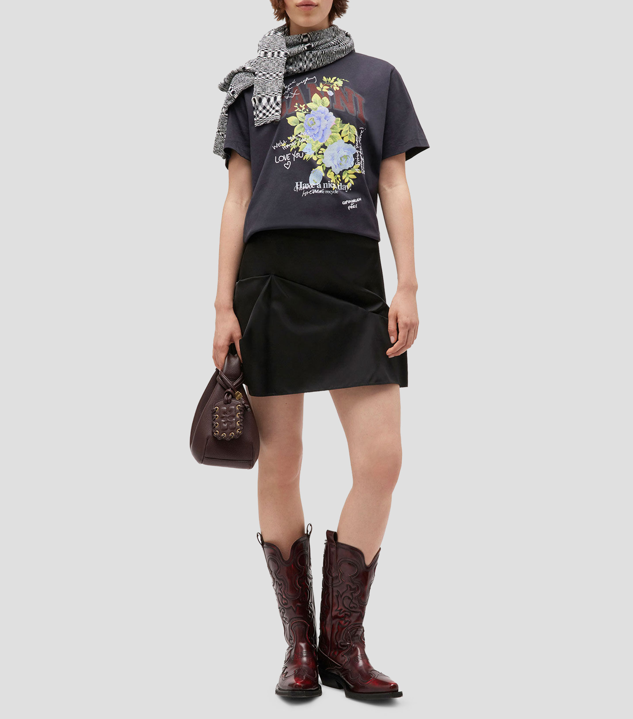 Playera cuello redondo manga corta estampada Mujer