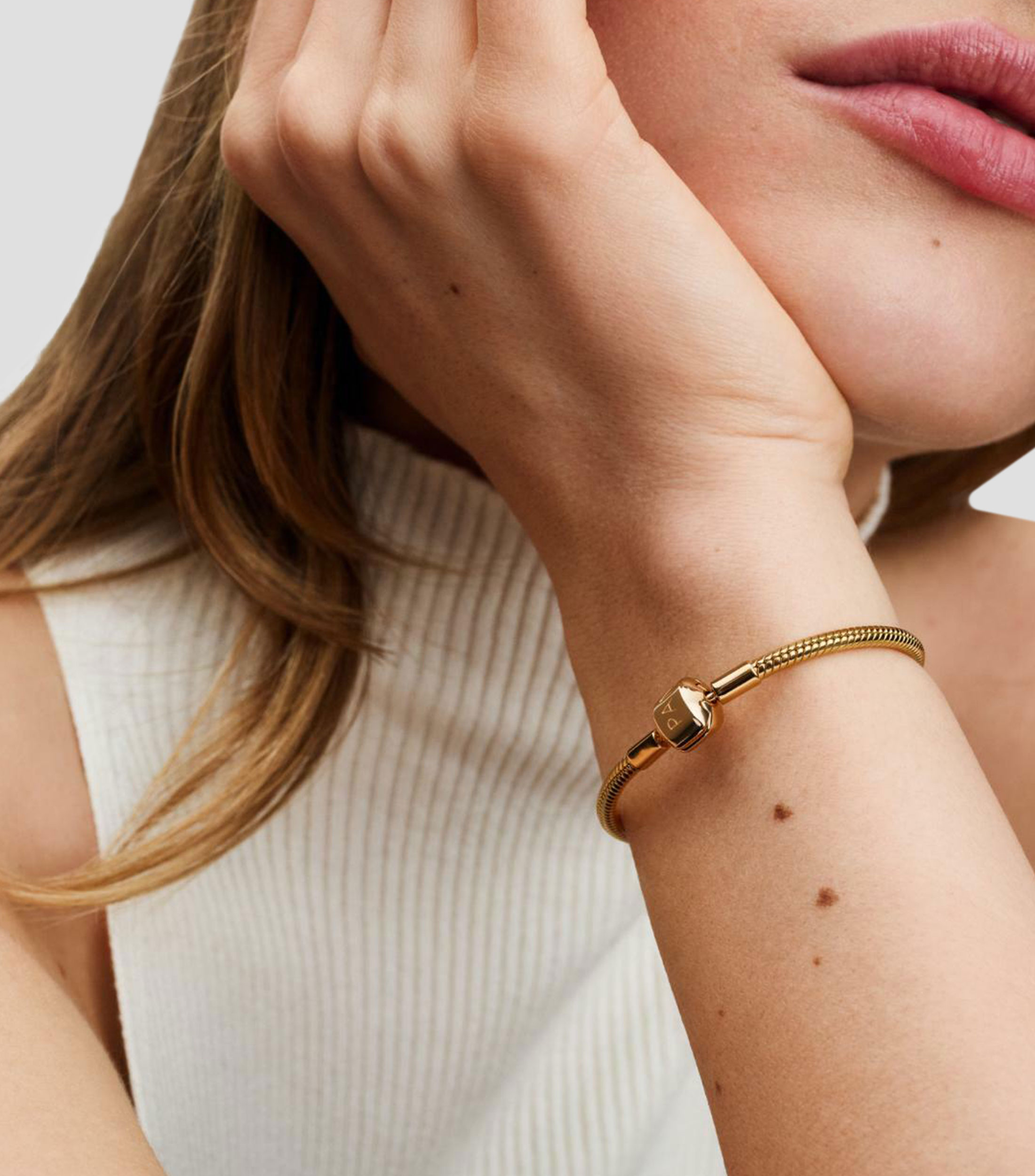 Brazalete de Serpiente con Cierre de Barril Mujer