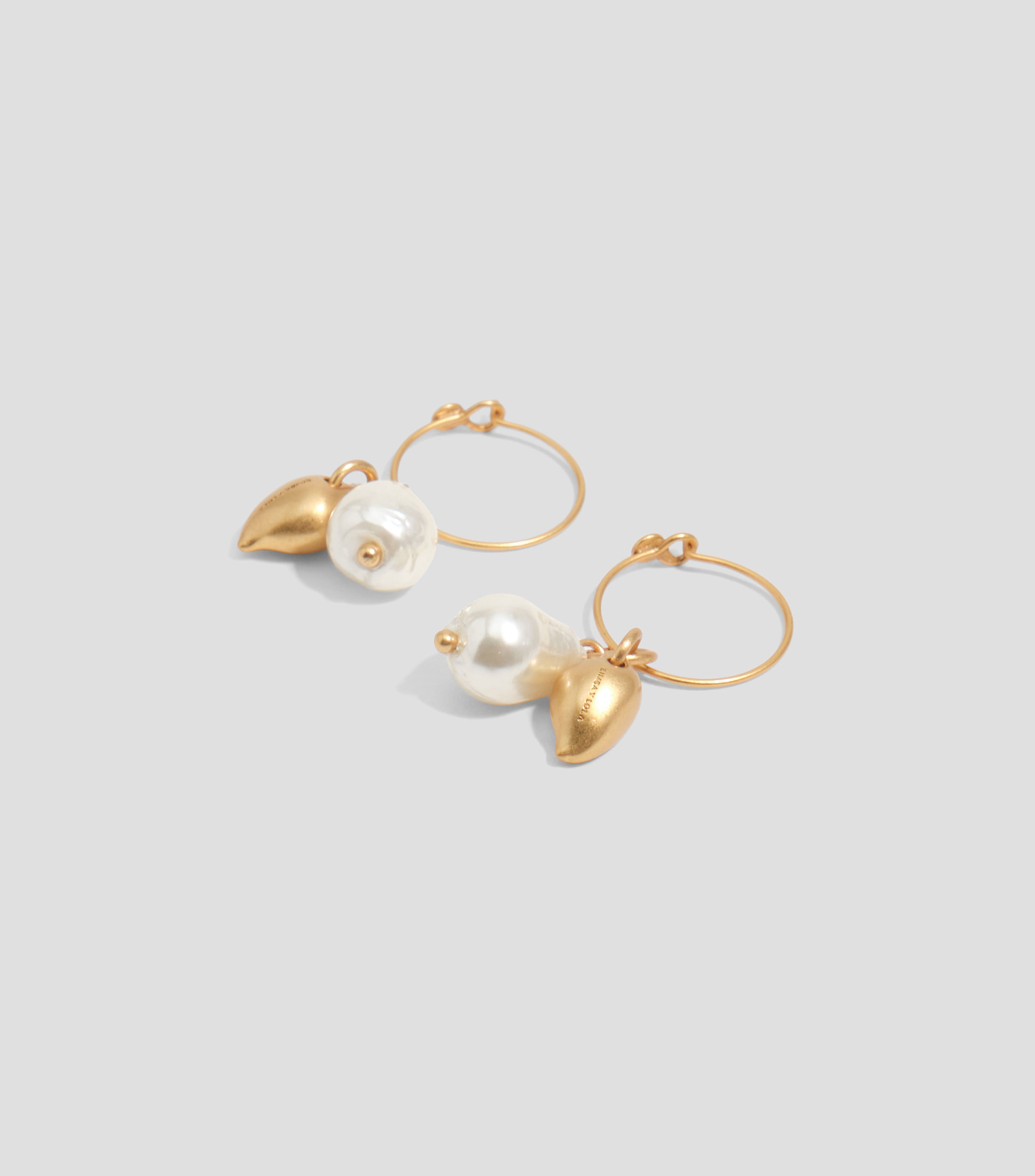Aretes de aro con perla y caracol en dorado envejecido Mujer