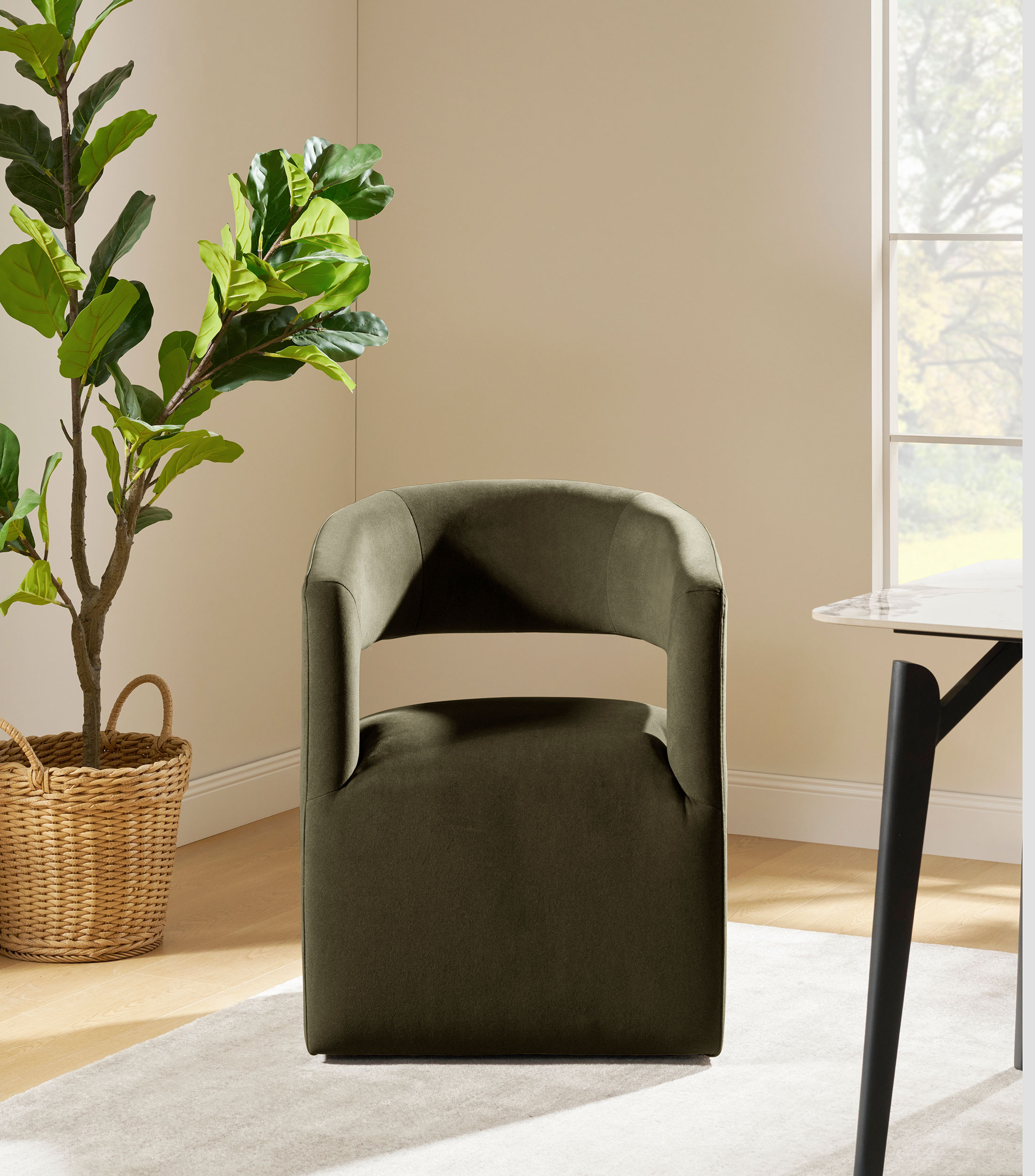 Silla con ruedas en tela verde