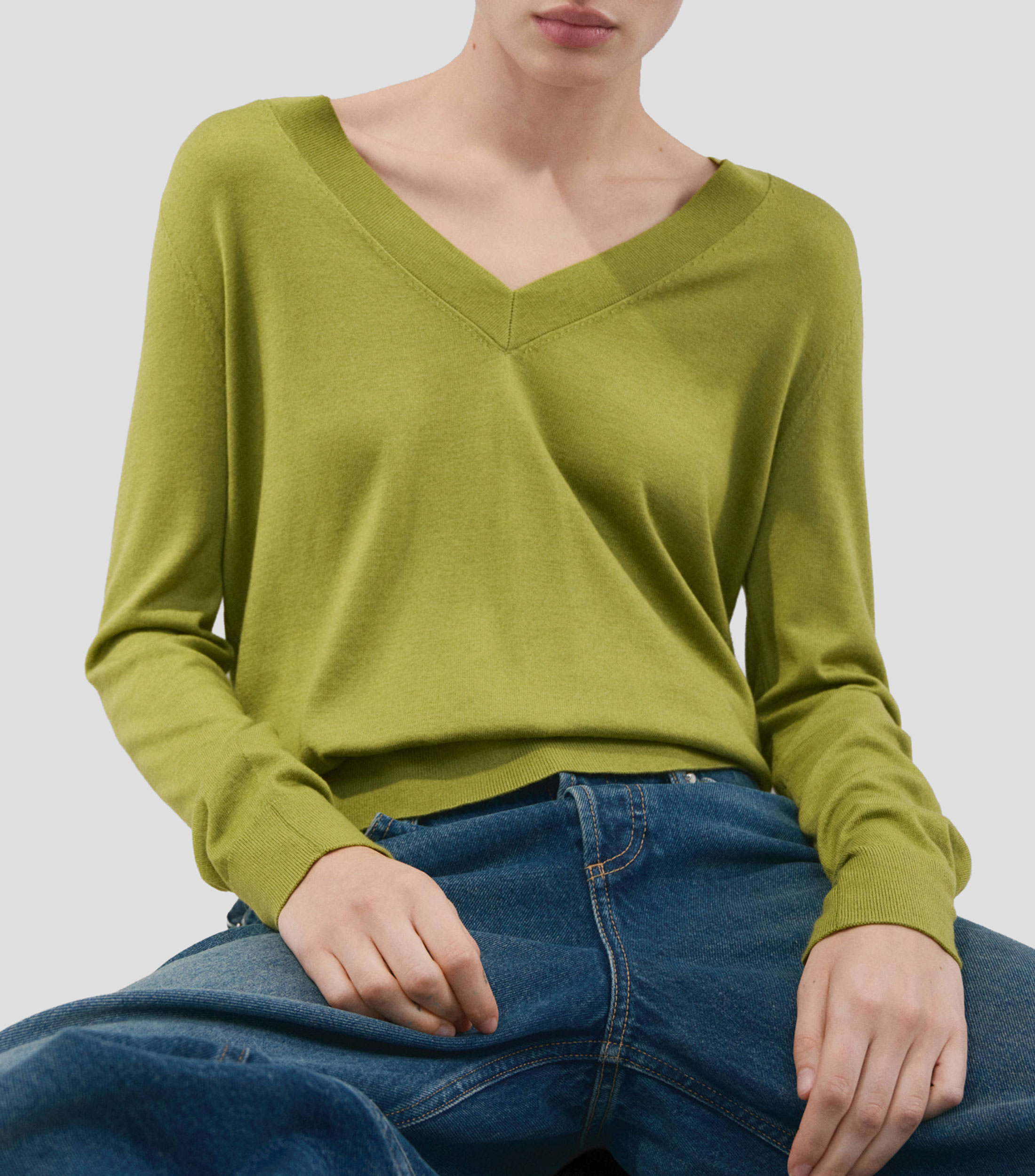Suéter cuello V Mujer