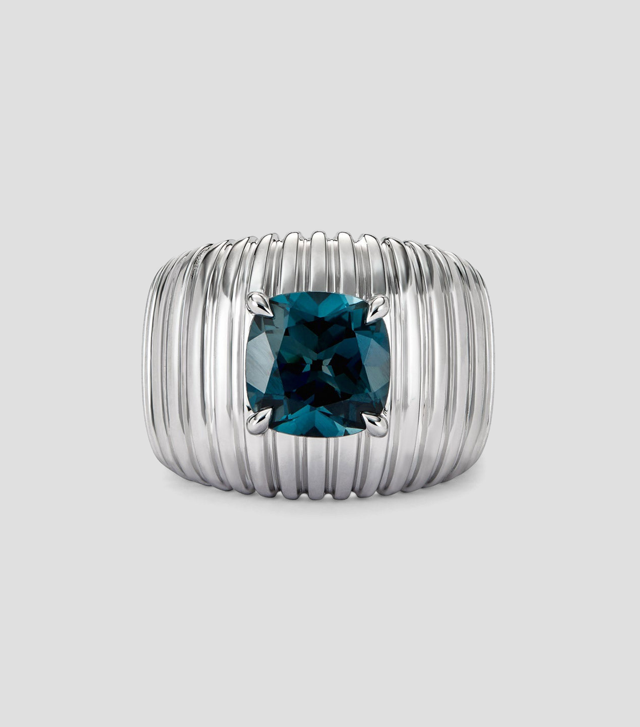 Anillo en Plata con topacio azul London Mujer