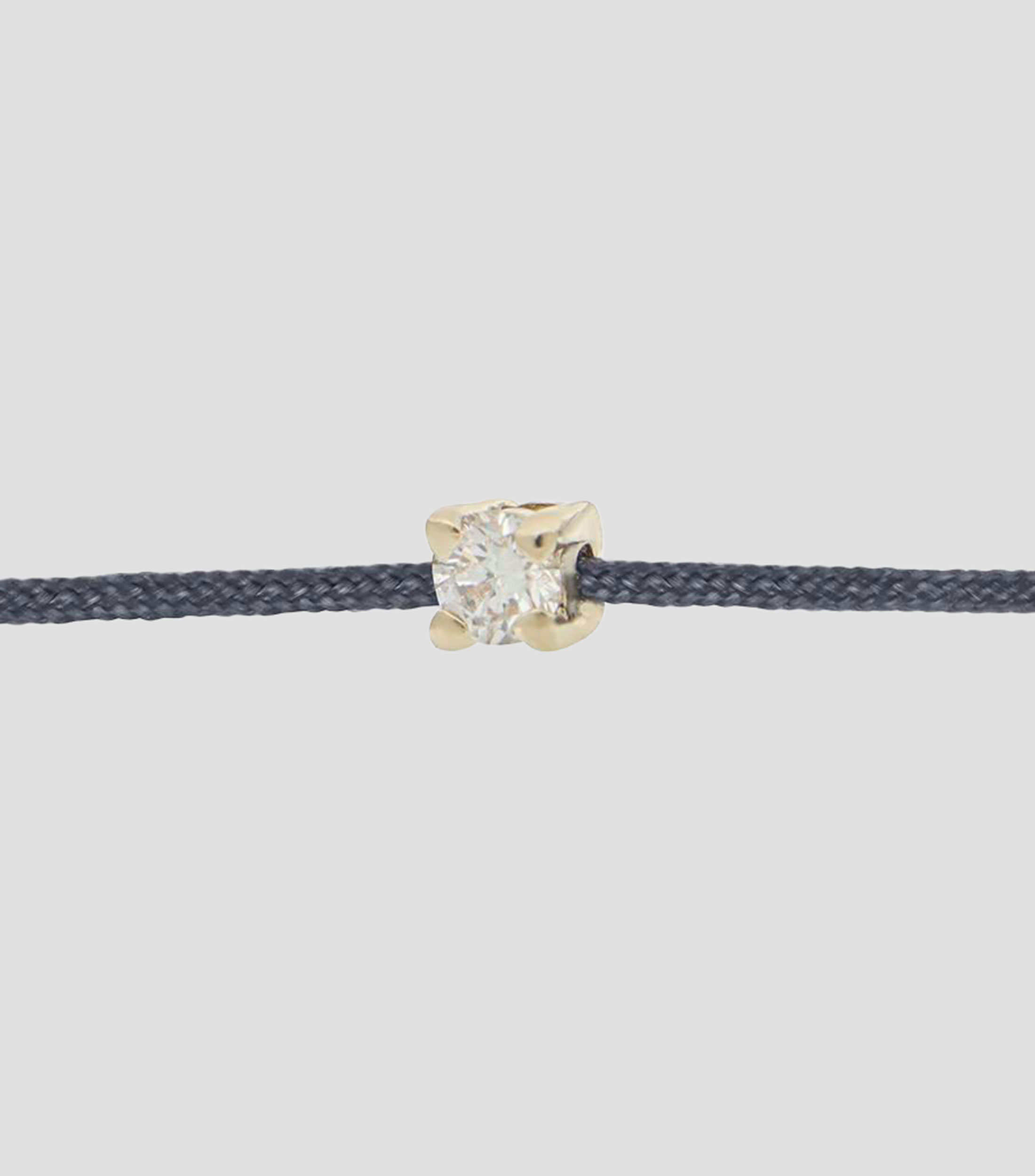 Pulsera de hilo gris con dije de diamante Mujer