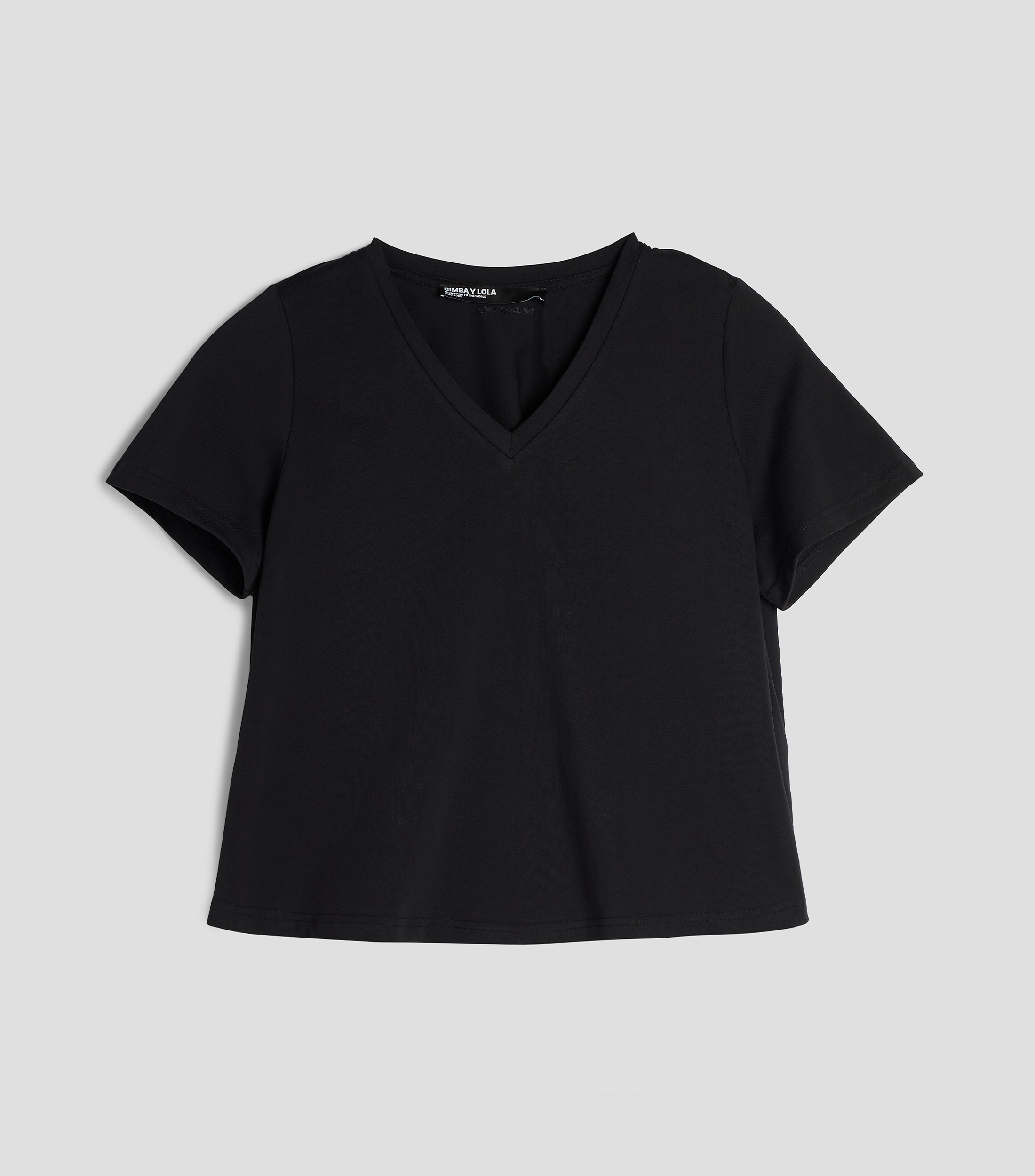 Playera cuello V manga corta lisa Mujer