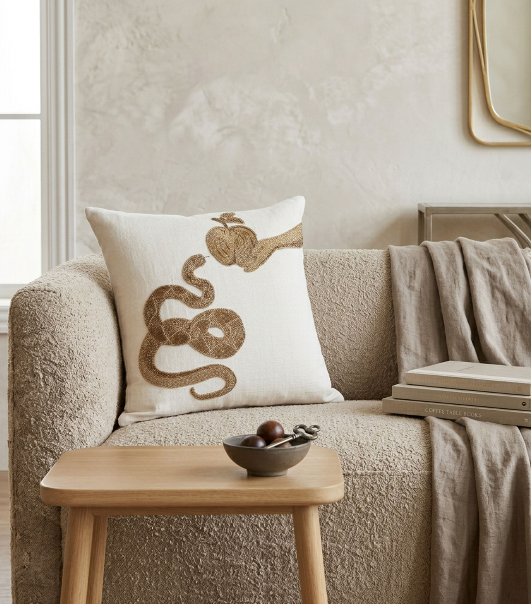 Cojín decorativo Musa Serpiente y Manzana