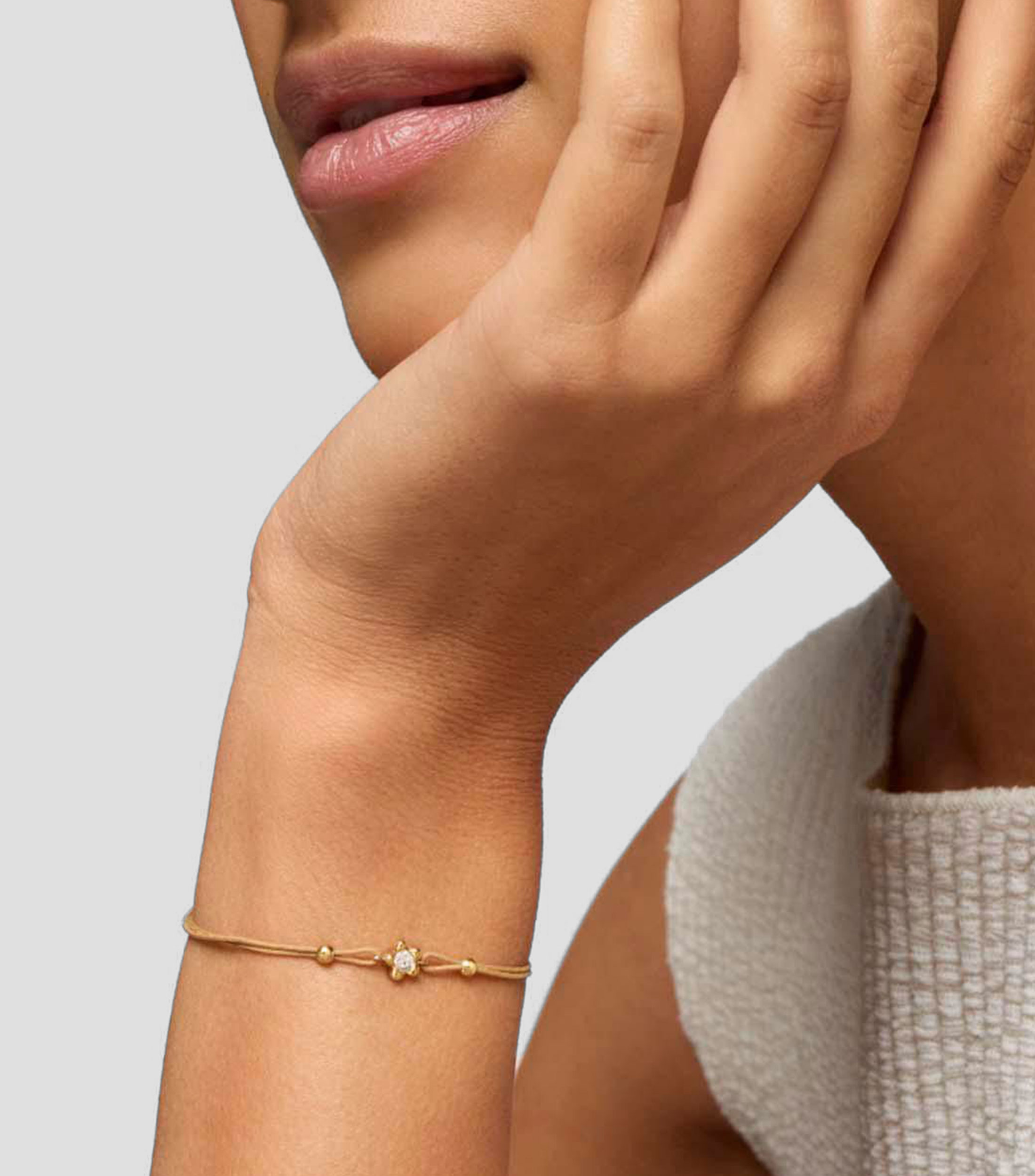 Pulsera con Motivo de Flor en Oro Amarillo de 14 Kilates Lili Mujer
