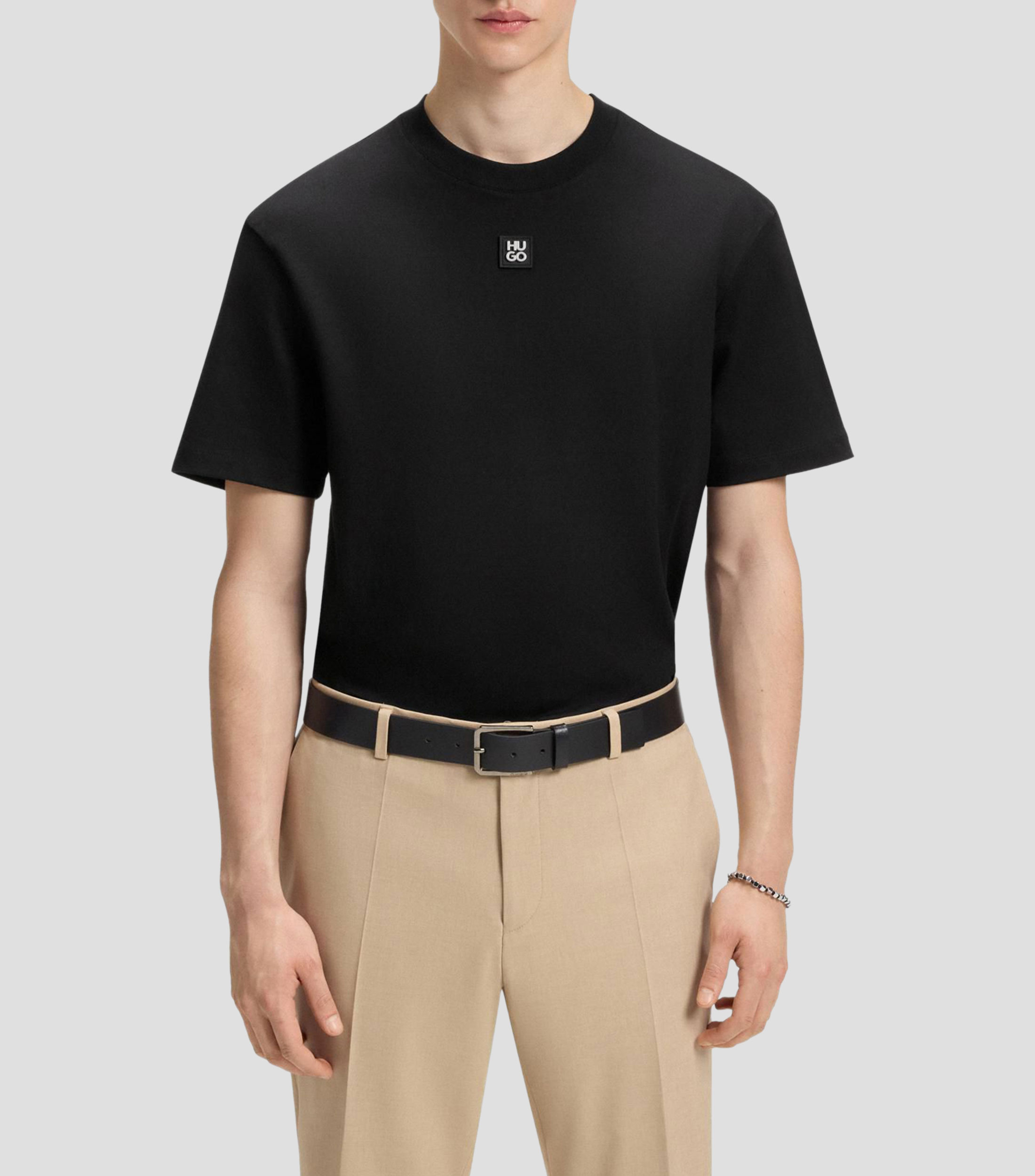 Playera regular fit en algodón interlock con logo apilado Hombre