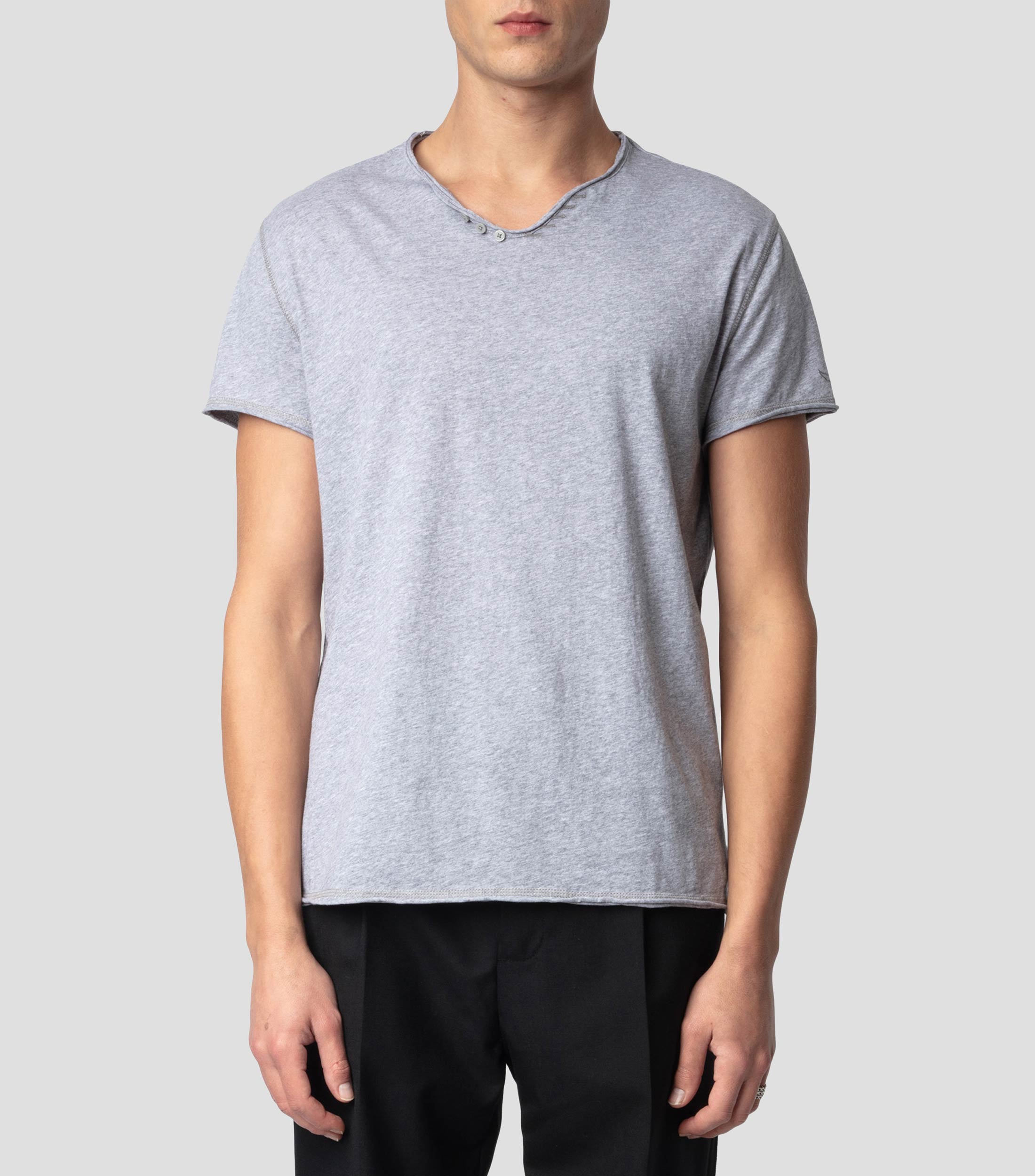 Playera cuello V manga corta Hombre